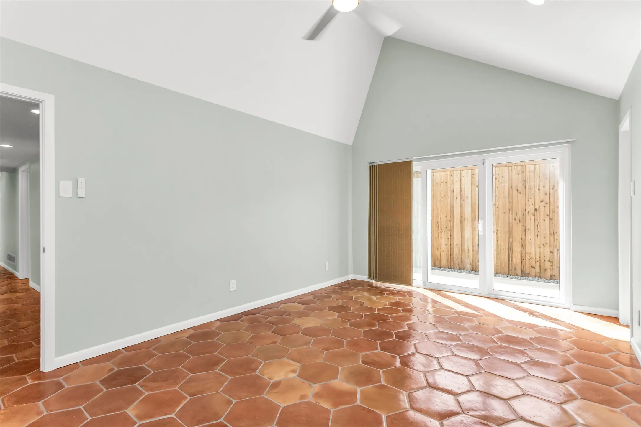 Duplex For Rent in Dallas County , 9517 Moss Farm Lane, Dallas, Texas 75243, 3 Bedroom, 3 Bathroom, 2 Garage spaces, 2,567 Sqft, built in 1978, mls#21410794, Real Estate Agent in Dallas, Homes For Rent in Dallas county, Homes For Rent in Dallas, Realtor in Dallas Texas, Real Estate Brokerage Independent Realty Texas, Luminita Cordes Realtor