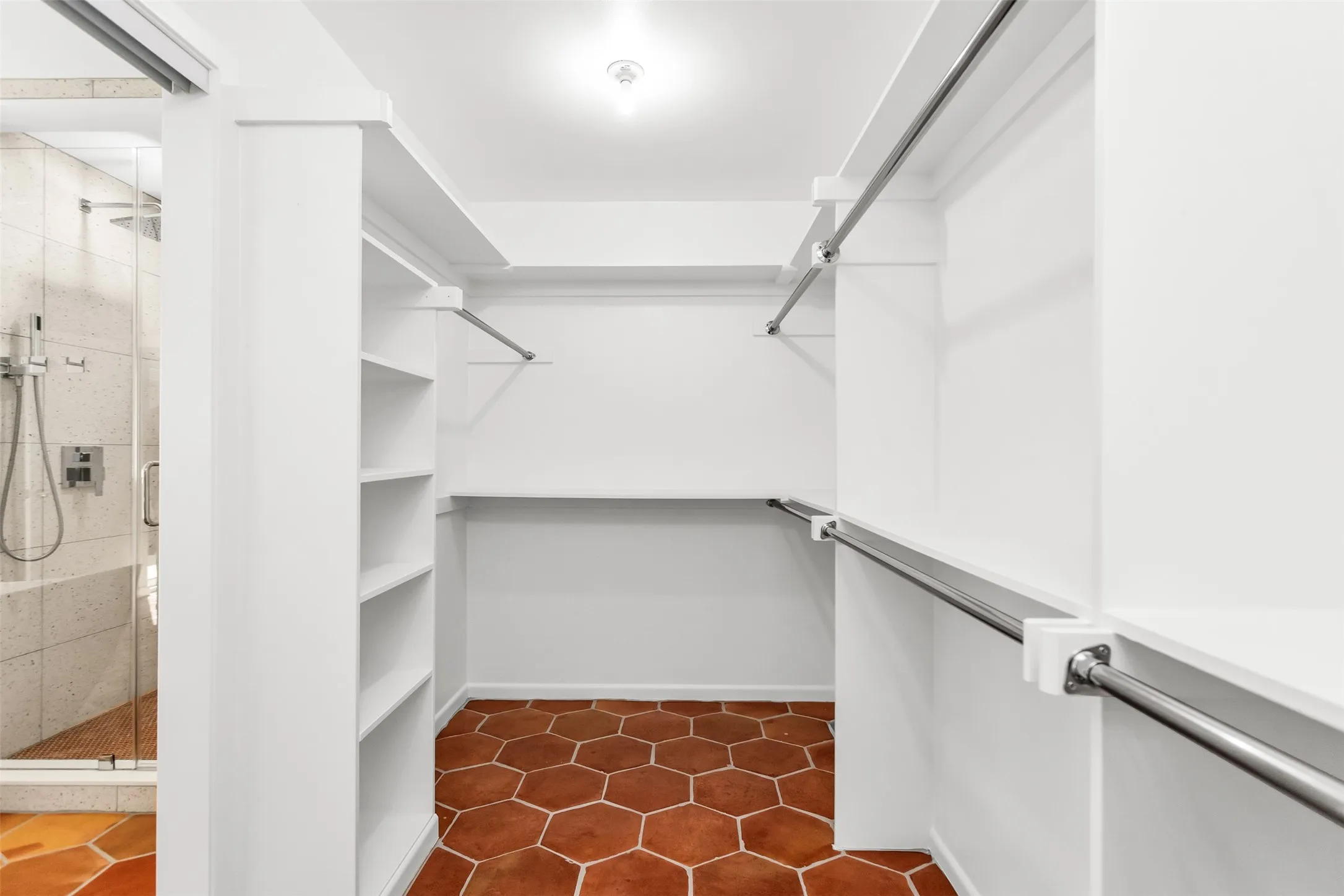 Duplex For Rent in Dallas County , 9517 Moss Farm Lane, Dallas, Texas 75243, 3 Bedroom, 3 Bathroom, 2 Garage spaces, 2,567 Sqft, built in 1978, mls#21410794, Real Estate Agent in Dallas, Homes For Rent in Dallas county, Homes For Rent in Dallas, Realtor in Dallas Texas, Real Estate Brokerage Independent Realty Texas, Luminita Cordes Realtor