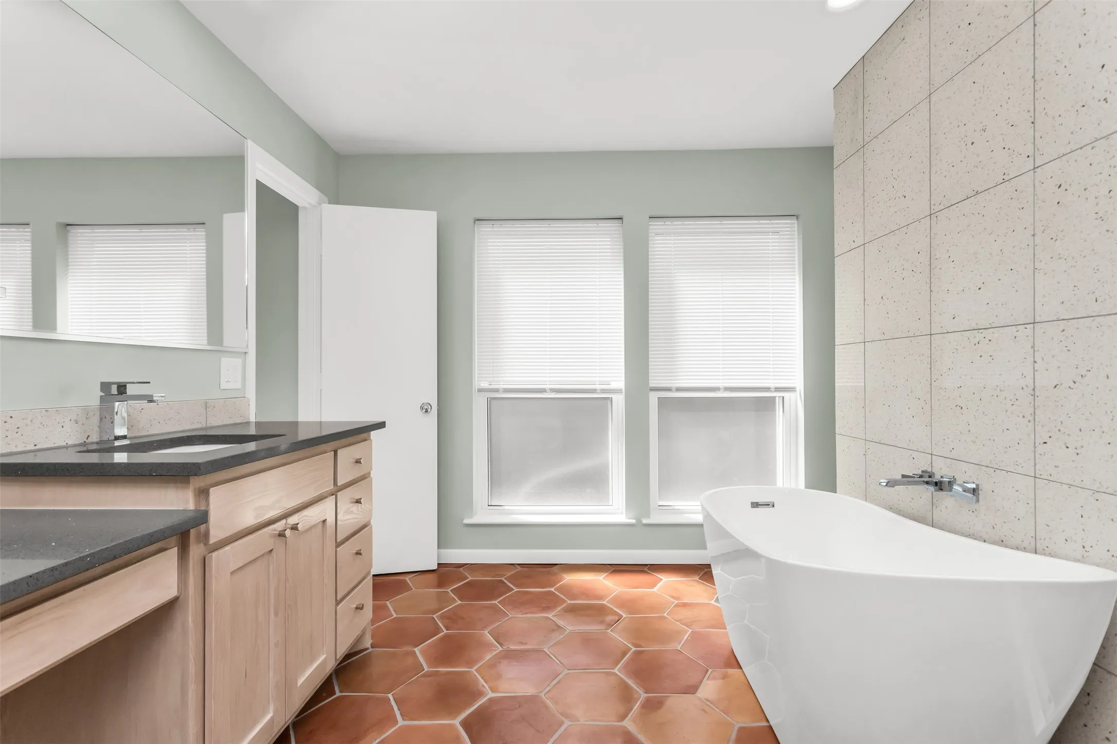 Duplex For Rent in Dallas County , 9517 Moss Farm Lane, Dallas, Texas 75243, 3 Bedroom, 3 Bathroom, 2 Garage spaces, 2,567 Sqft, built in 1978, mls#21410794, Real Estate Agent in Dallas, Homes For Rent in Dallas county, Homes For Rent in Dallas, Realtor in Dallas Texas, Real Estate Brokerage Independent Realty Texas, Luminita Cordes Realtor