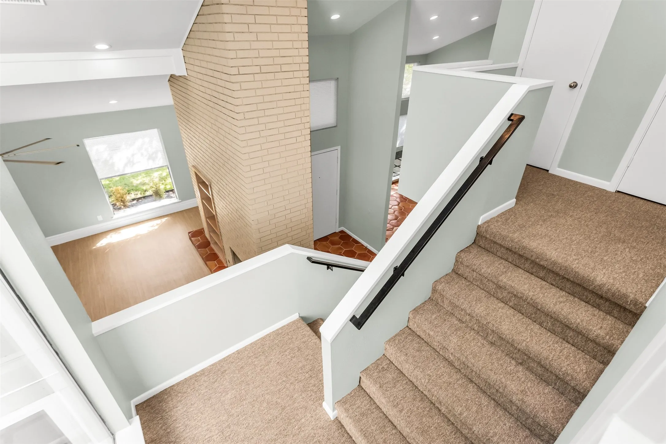 Duplex For Rent in Dallas County , 9517 Moss Farm Lane, Dallas, Texas 75243, 3 Bedroom, 3 Bathroom, 2 Garage spaces, 2,567 Sqft, built in 1978, mls#21410794, Real Estate Agent in Dallas, Homes For Rent in Dallas county, Homes For Rent in Dallas, Realtor in Dallas Texas, Real Estate Brokerage Independent Realty Texas, Luminita Cordes Realtor