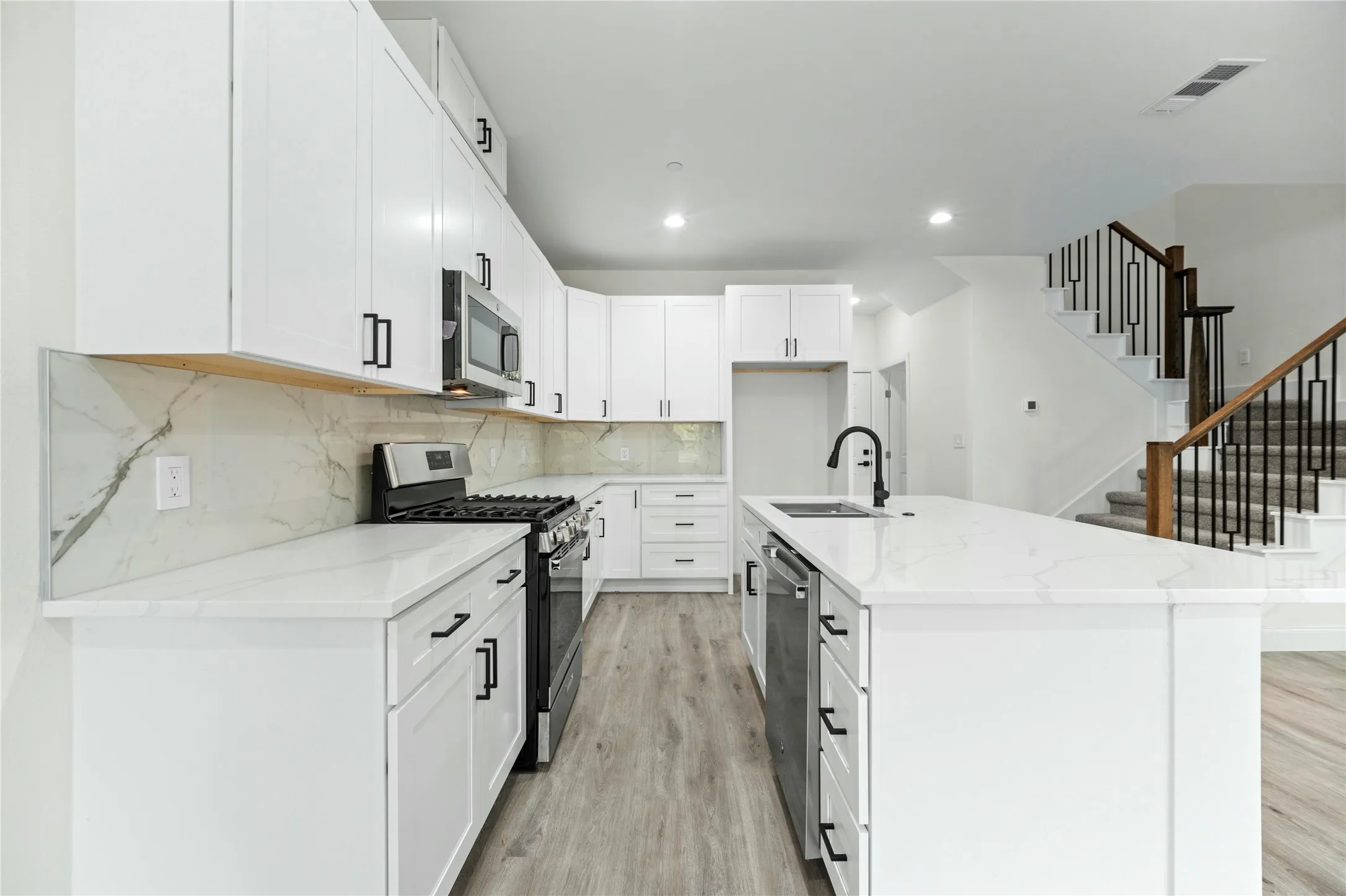 Townhouse For Rent in Dallas County , 6125 Sachse Street, Sachse, Texas 75048, 3 Bedroom, 3 Bathroom, 2 Garage spaces, 2,175 Sqft, built in 2026, mls#21409338, Real Estate Agent in Sachse, Homes For Rent in Dallas county, Homes For Rent in Sachse, Realtor in Sachse Texas, Real Estate Brokerage Independent Realty Texas, Luminita Cordes Realtor