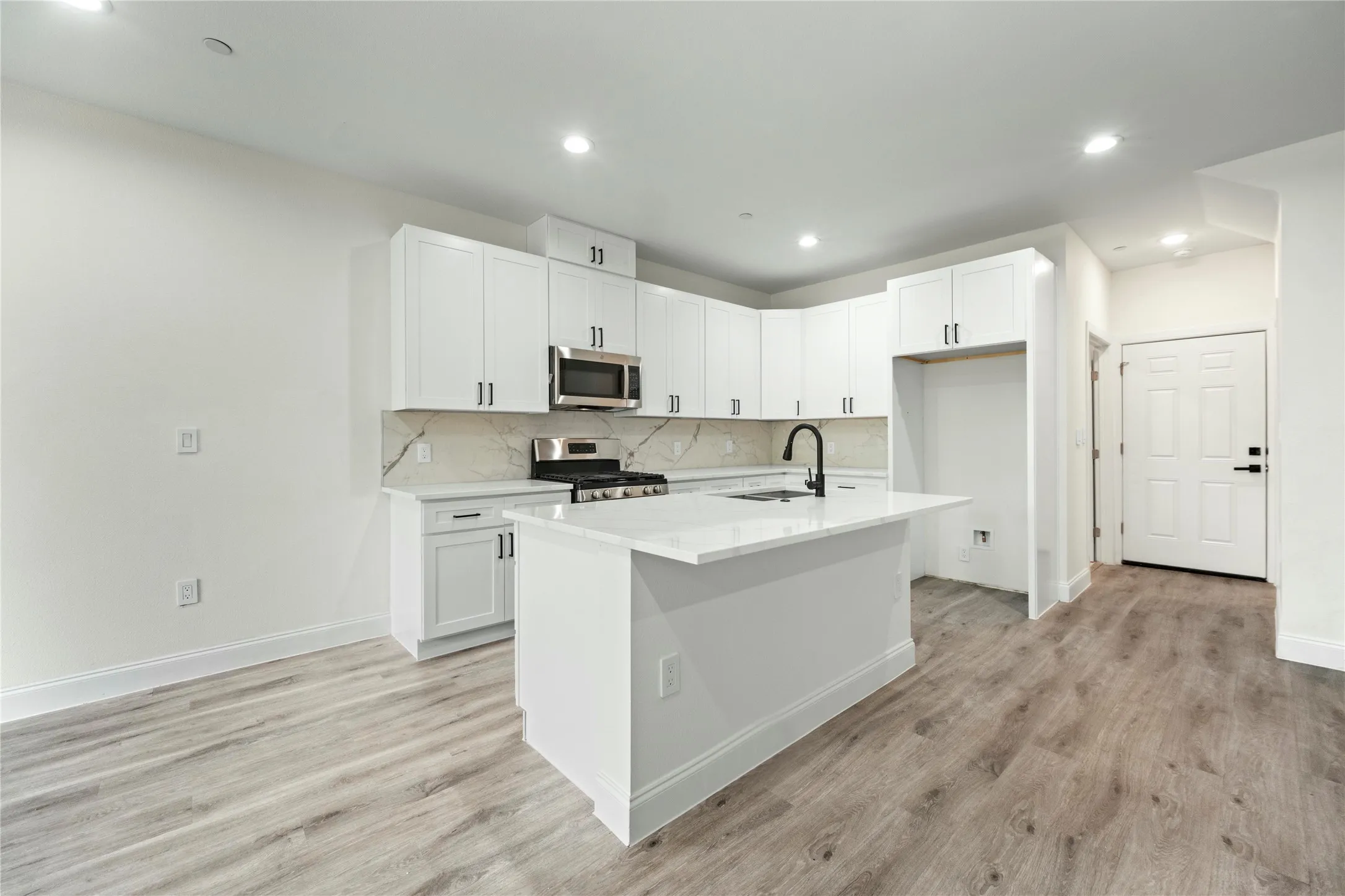 Townhouse For Rent in Dallas County , 6125 Sachse Street, Sachse, Texas 75048, 3 Bedroom, 3 Bathroom, 2 Garage spaces, 2,175 Sqft, built in 2026, mls#21409338, Real Estate Agent in Sachse, Homes For Rent in Dallas county, Homes For Rent in Sachse, Realtor in Sachse Texas, Real Estate Brokerage Independent Realty Texas, Luminita Cordes Realtor