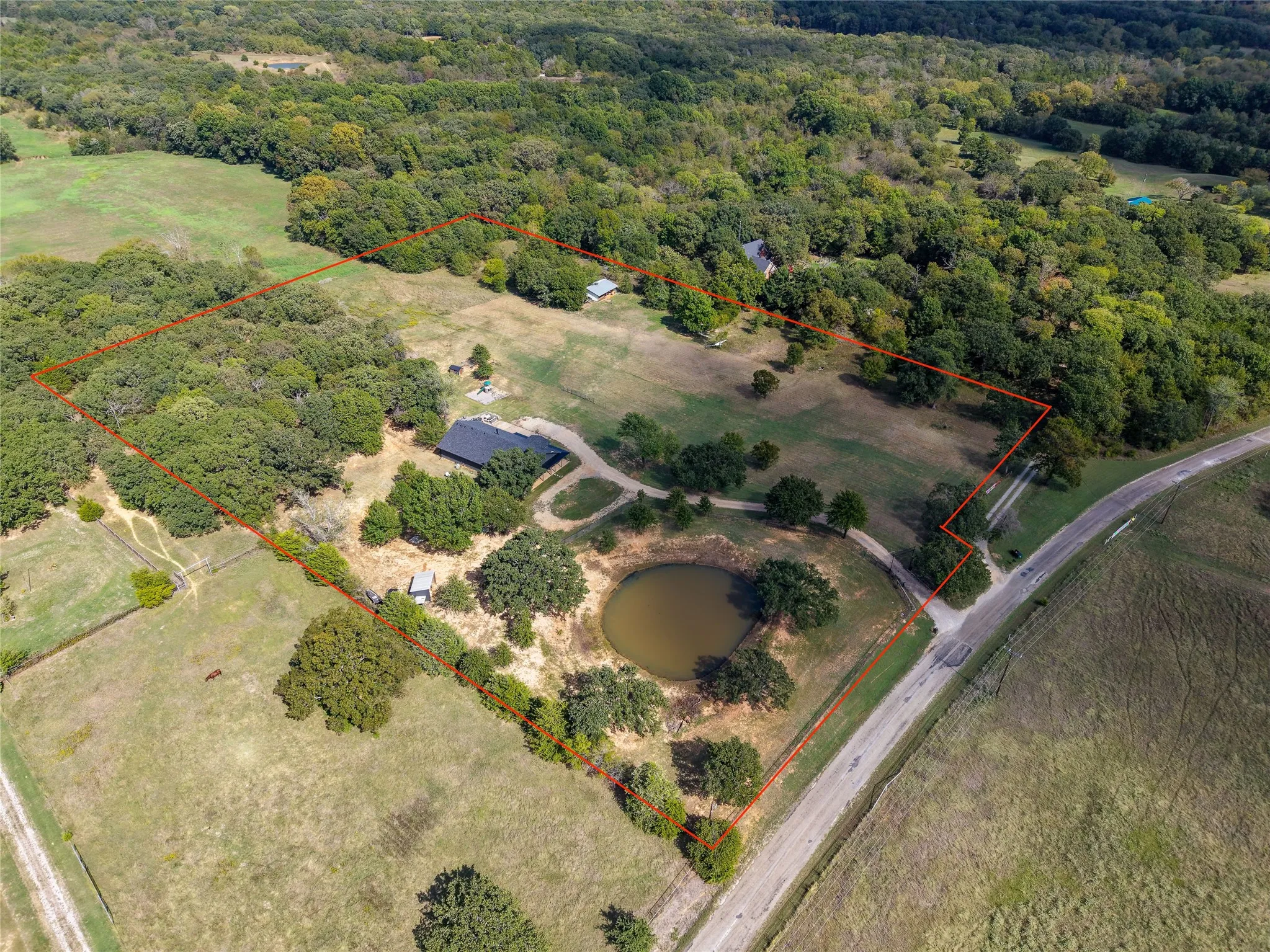 Single Family Residence For Sale in Grayson County , 455 Oak Ridge Road, Denison, Texas 75021, 5 Bedroom, 3 Bathroom, 2 Garage spaces, 3,636 Sqft, built in 1990, mls#21411048, Real Estate Agent in Denison, Homes For Sale in Grayson county, Homes For Sale in Denison, Realtor in Denison Texas, Real Estate Brokerage Independent Realty Texas, Luminita Cordes Realtor