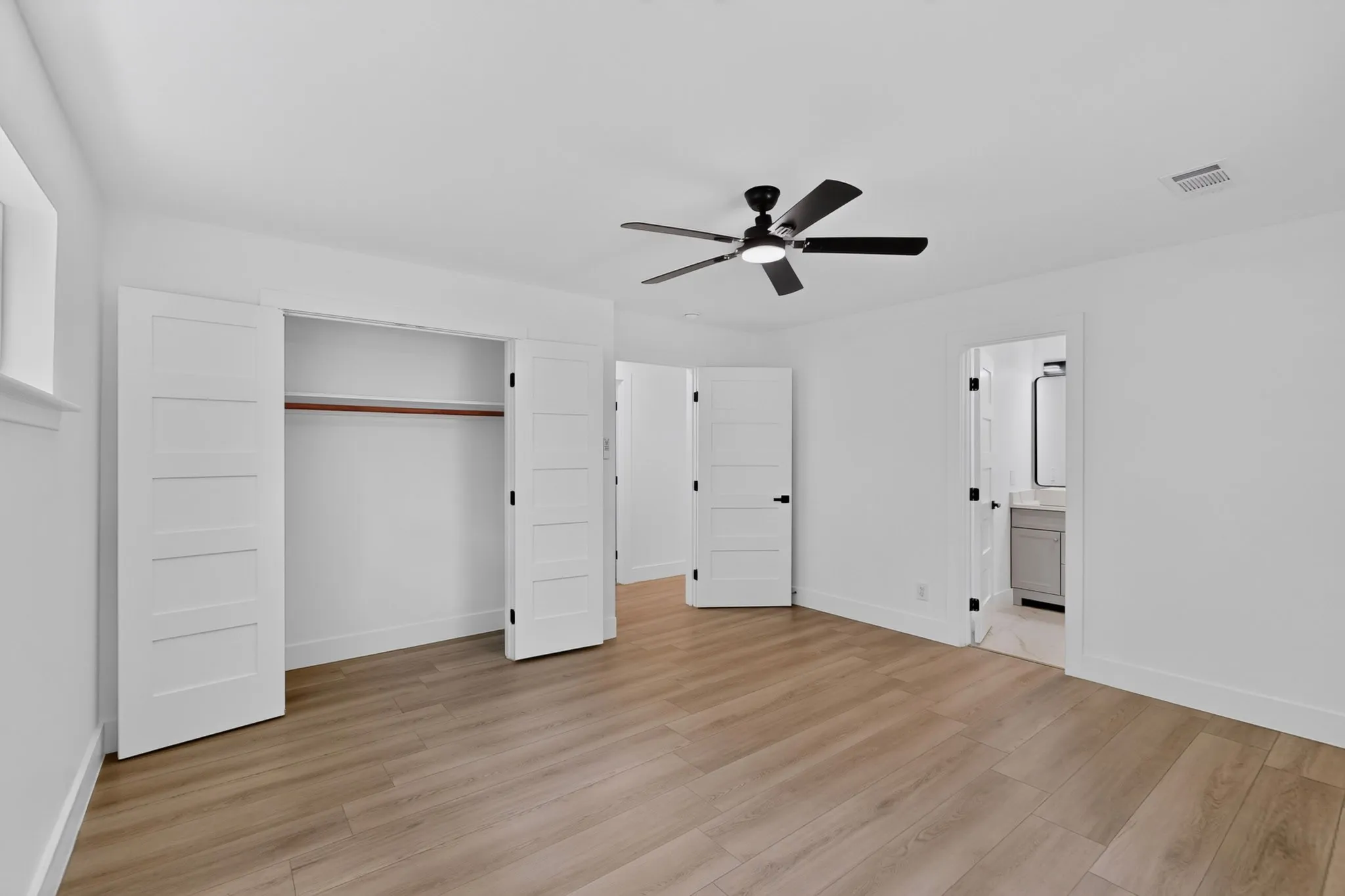 Single Family Residence For Rent in Dallas County , 2330 Cody Drive, Dallas, Texas 75228, 3 Bedroom, 3 Bathroom, 2 Garage spaces, 1,757 Sqft, built in 1962, mls#21404287, Real Estate Agent in Dallas, Homes For Rent in Dallas county, Homes For Rent in Dallas, Realtor in Dallas Texas, Real Estate Brokerage Independent Realty Texas, Luminita Cordes Realtor