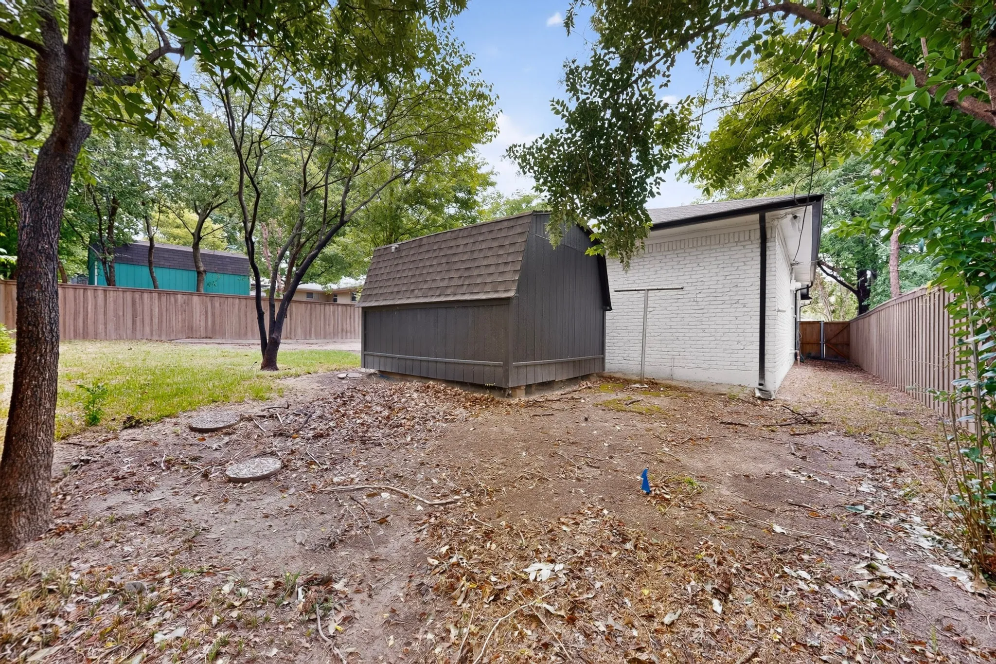 Single Family Residence For Rent in Dallas County , 2330 Cody Drive, Dallas, Texas 75228, 3 Bedroom, 3 Bathroom, 2 Garage spaces, 1,757 Sqft, built in 1962, mls#21404287, Real Estate Agent in Dallas, Homes For Rent in Dallas county, Homes For Rent in Dallas, Realtor in Dallas Texas, Real Estate Brokerage Independent Realty Texas, Luminita Cordes Realtor
