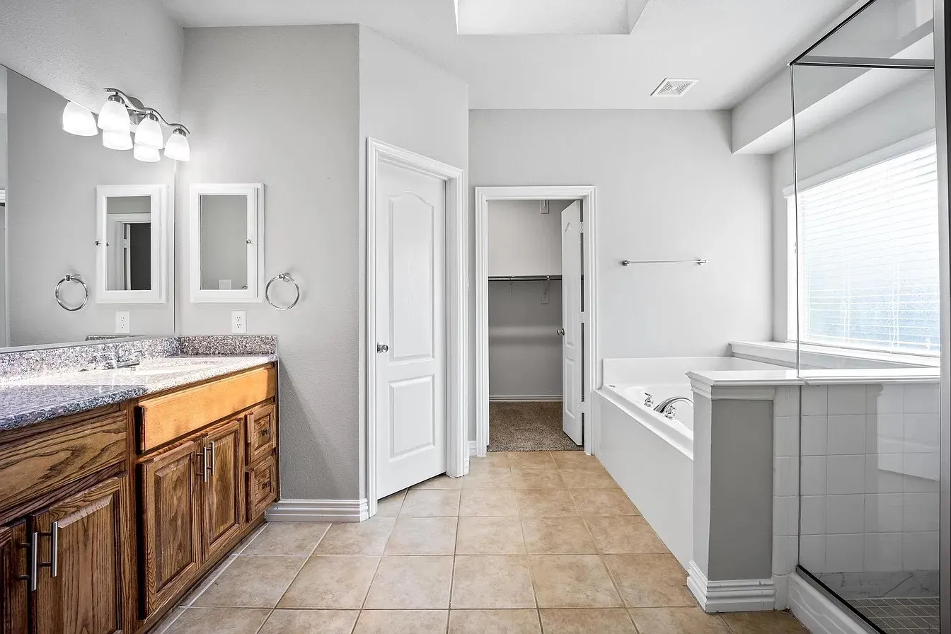 Single Family Residence For Rent in Denton County , 1056 E Seminole Trail, Carrollton, Texas 75007, 5 Bedroom, 4 Bathroom, 2 Garage spaces, 3,106 Sqft, built in 1998, mls#21409288, Real Estate Agent in Carrollton, Homes For Rent in Denton county, Homes For Rent in Carrollton, Realtor in Carrollton Texas, Real Estate Brokerage Independent Realty Texas, Luminita Cordes Realtor