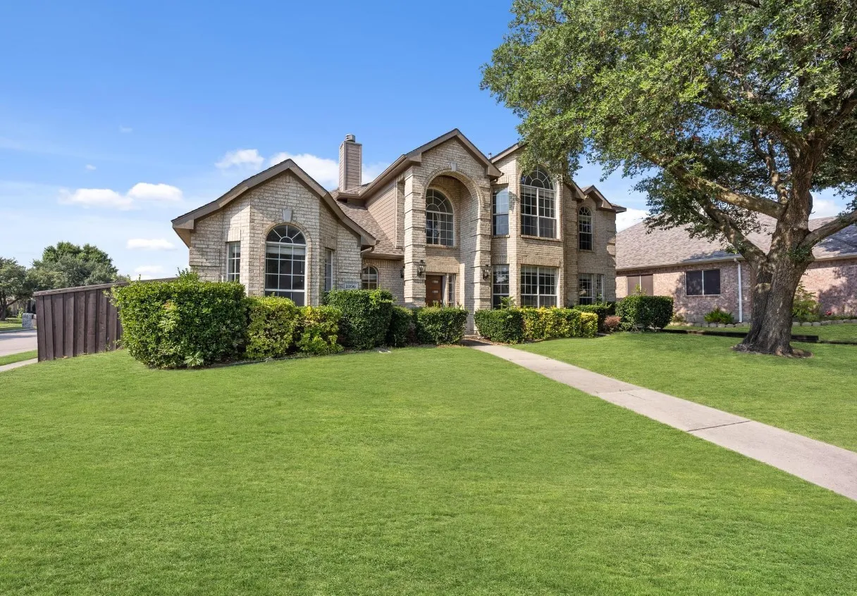 Single Family Residence For Rent in Denton County , 1056 E Seminole Trail, Carrollton, Texas 75007, 5 Bedroom, 4 Bathroom, 2 Garage spaces, 3,106 Sqft, built in 1998, mls#21409288, Real Estate Agent in Carrollton, Homes For Rent in Denton county, Homes For Rent in Carrollton, Realtor in Carrollton Texas, Real Estate Brokerage Independent Realty Texas, Luminita Cordes Realtor