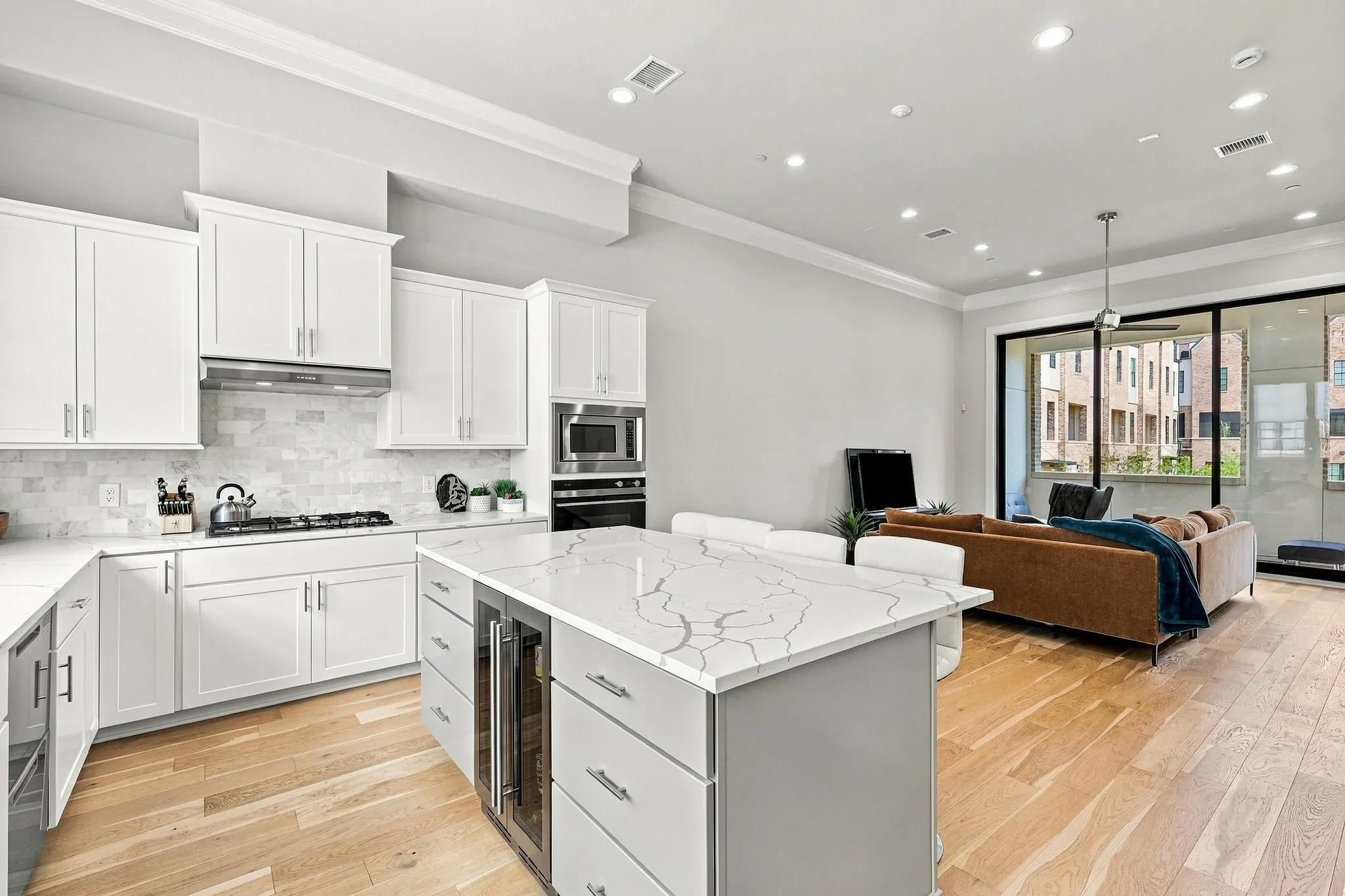 Townhouse For Rent in Dallas County , 5442 Patterson, Irving, Texas 75039, 3 Bedroom, 4 Bathroom, 2 Garage spaces, 2,144 Sqft, built in 2024, mls#21411056, Real Estate Agent in Irving, Homes For Rent in Dallas county, Homes For Rent in Irving, Realtor in Irving Texas, Real Estate Brokerage Independent Realty Texas, Luminita Cordes Realtor