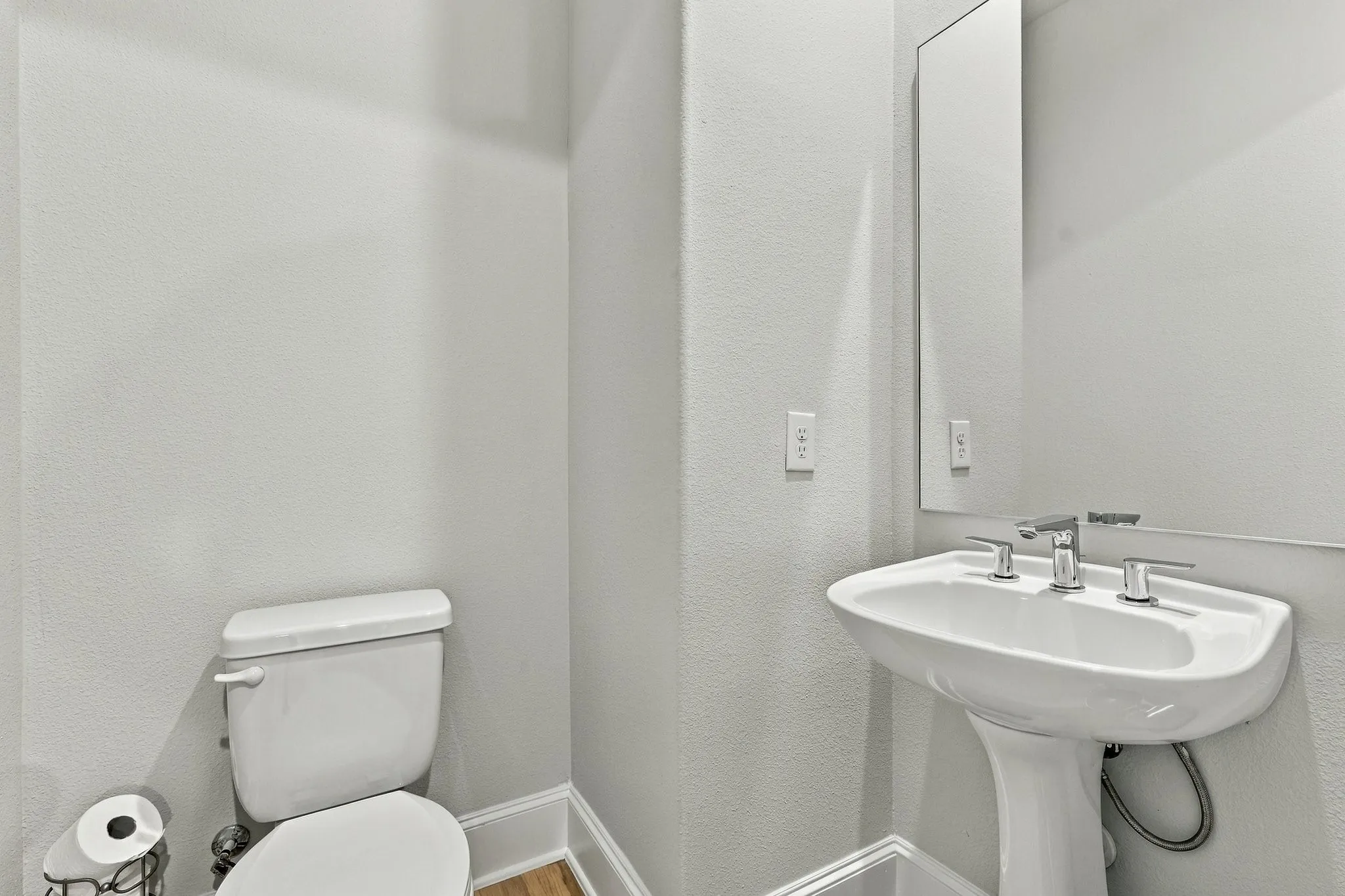 Townhouse For Rent in Dallas County , 5442 Patterson, Irving, Texas 75039, 3 Bedroom, 4 Bathroom, 2 Garage spaces, 2,144 Sqft, built in 2024, mls#21411056, Real Estate Agent in Irving, Homes For Rent in Dallas county, Homes For Rent in Irving, Realtor in Irving Texas, Real Estate Brokerage Independent Realty Texas, Luminita Cordes Realtor