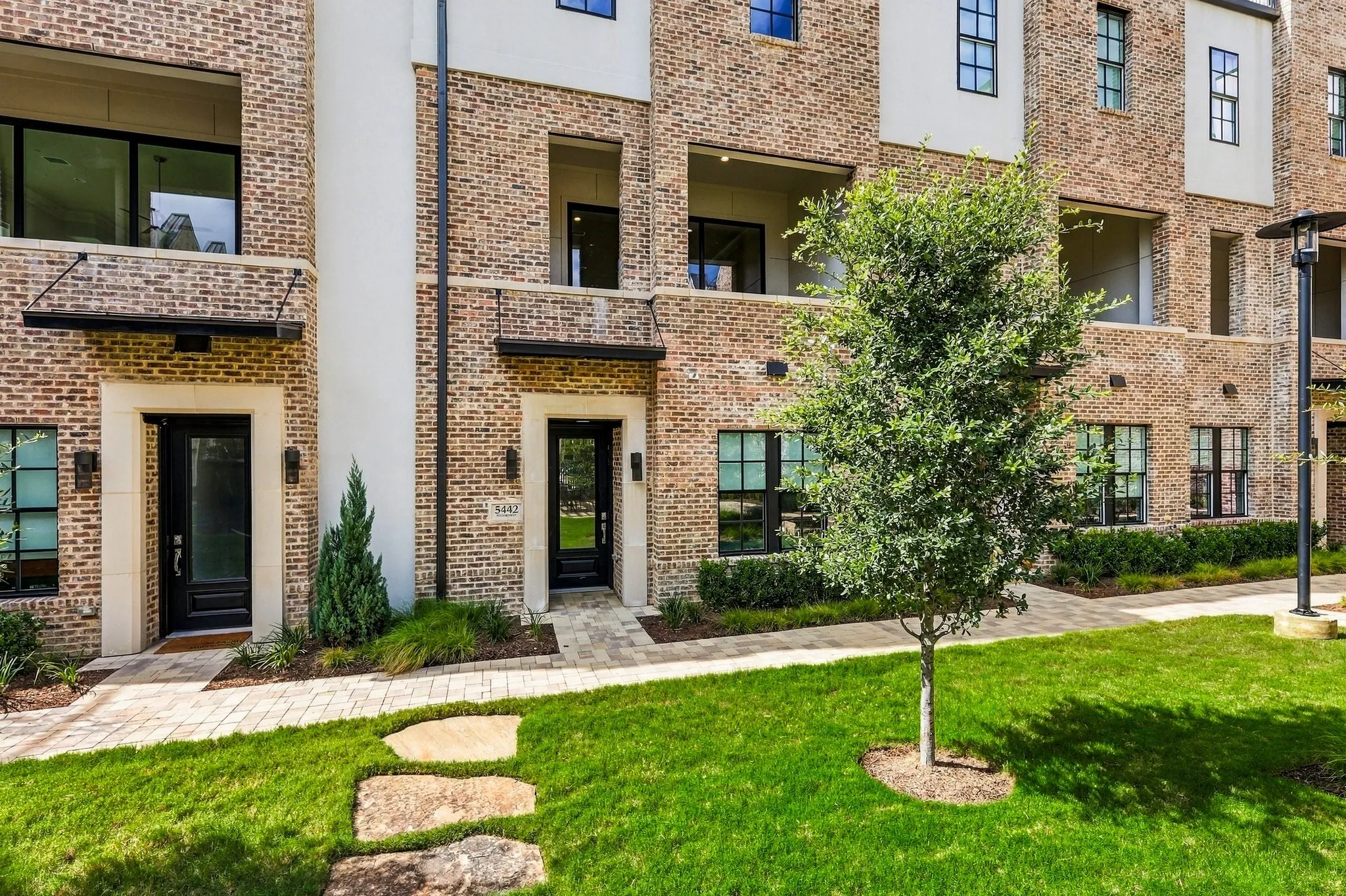 Townhouse For Rent in Dallas County , 5442 Patterson, Irving, Texas 75039, 3 Bedroom, 4 Bathroom, 2 Garage spaces, 2,144 Sqft, built in 2024, mls#21411056, Real Estate Agent in Irving, Homes For Rent in Dallas county, Homes For Rent in Irving, Realtor in Irving Texas, Real Estate Brokerage Independent Realty Texas, Luminita Cordes Realtor