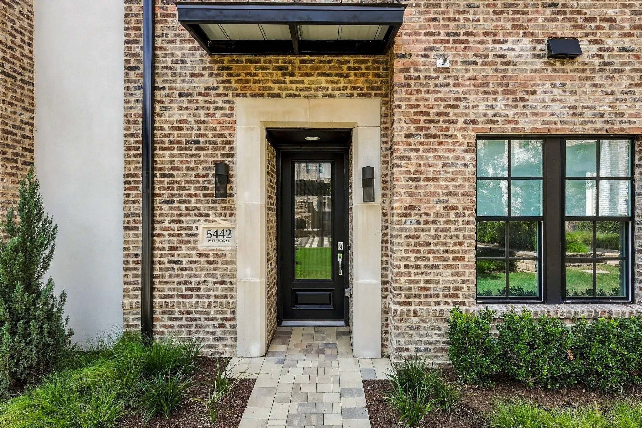 Townhouse For Rent in Dallas County , 5442 Patterson, Irving, Texas 75039, 3 Bedroom, 4 Bathroom, 2 Garage spaces, 2,144 Sqft, built in 2024, mls#21411056, Real Estate Agent in Irving, Homes For Rent in Dallas county, Homes For Rent in Irving, Realtor in Irving Texas, Real Estate Brokerage Independent Realty Texas, Luminita Cordes Realtor