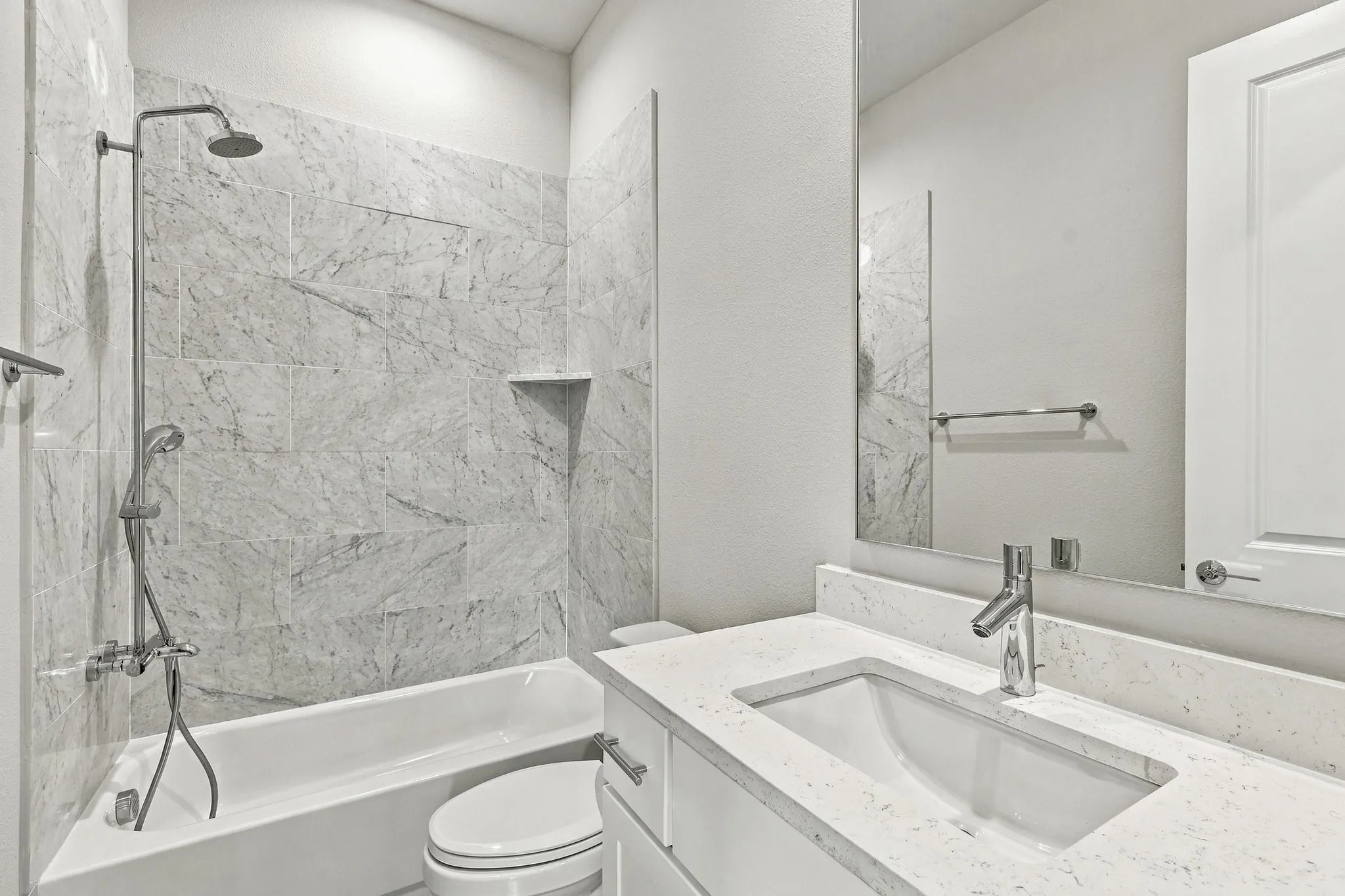 Townhouse For Rent in Dallas County , 5442 Patterson, Irving, Texas 75039, 3 Bedroom, 4 Bathroom, 2 Garage spaces, 2,144 Sqft, built in 2024, mls#21411056, Real Estate Agent in Irving, Homes For Rent in Dallas county, Homes For Rent in Irving, Realtor in Irving Texas, Real Estate Brokerage Independent Realty Texas, Luminita Cordes Realtor