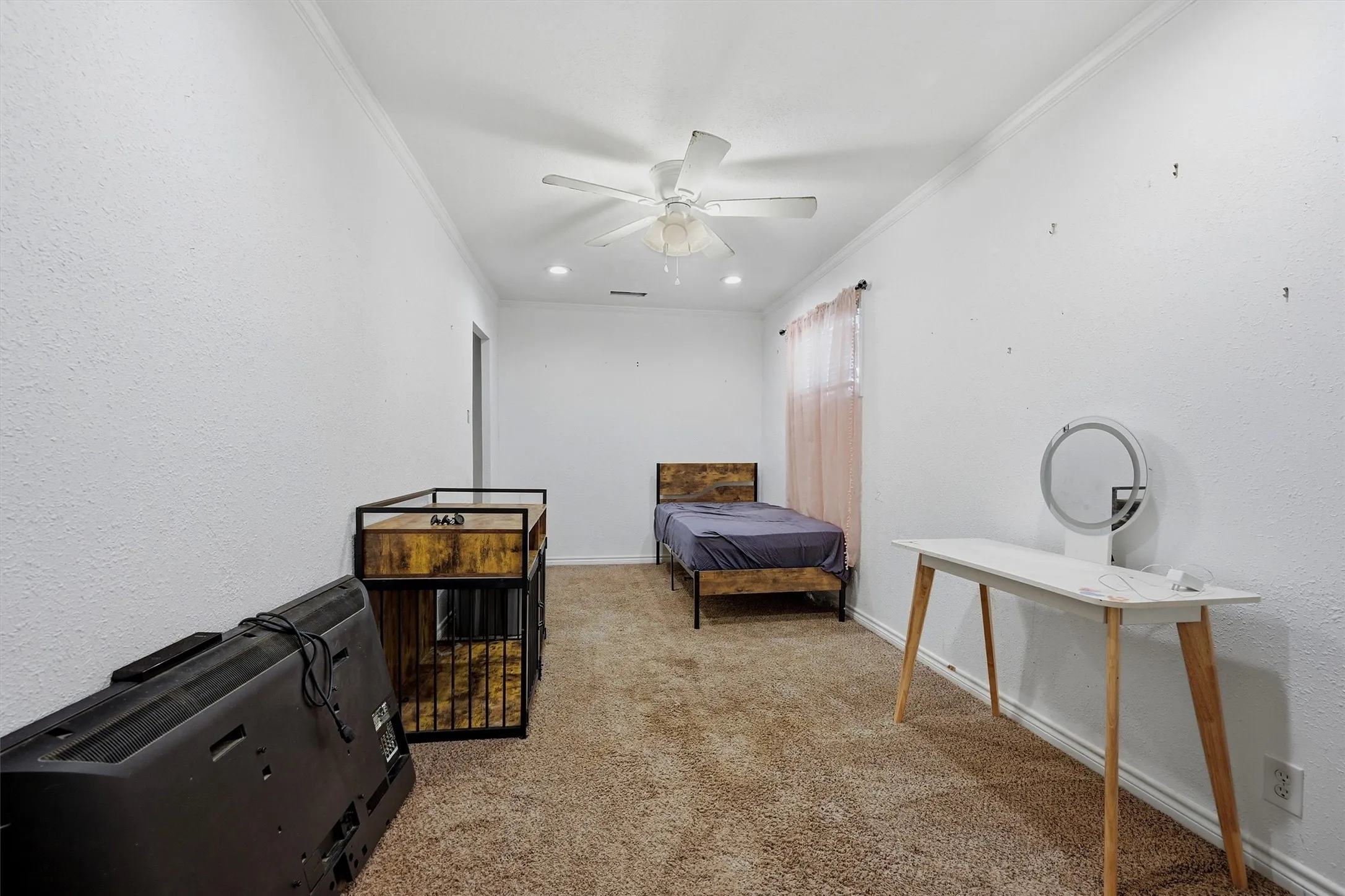 Single Family Residence For Sale in Grayson County , 109 Grayson Street, Whitesboro, Texas 76273, 3 Bedroom, 1 Bathroom, Garage spaces, 1,192 Sqft, built in 1970, mls#21411640, Real Estate Agent in Whitesboro, Homes For Sale in Grayson county, Homes For Sale in Whitesboro, Realtor in Whitesboro Texas, Real Estate Brokerage Independent Realty Texas, Luminita Cordes Realtor