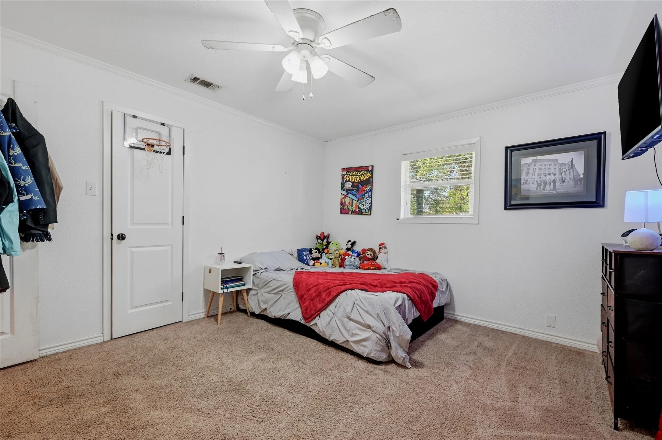 Single Family Residence For Sale in Grayson County , 109 Grayson Street, Whitesboro, Texas 76273, 3 Bedroom, 1 Bathroom, Garage spaces, 1,192 Sqft, built in 1970, mls#21411640, Real Estate Agent in Whitesboro, Homes For Sale in Grayson county, Homes For Sale in Whitesboro, Realtor in Whitesboro Texas, Real Estate Brokerage Independent Realty Texas, Luminita Cordes Realtor