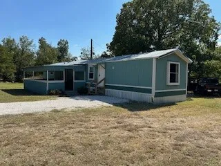 Mobile Home For Sale in Bosque County , 244 County Road 1304, Morgan, Texas 76671, 2 Bedroom, 2 Bathroom, Garage spaces, 952 Sqft, built in 1984, mls#21411611, Real Estate Agent in Morgan, Homes For Sale in Bosque county, Homes For Sale in Morgan, Realtor in Morgan Texas, Real Estate Brokerage Independent Realty Texas, Luminita Cordes Realtor