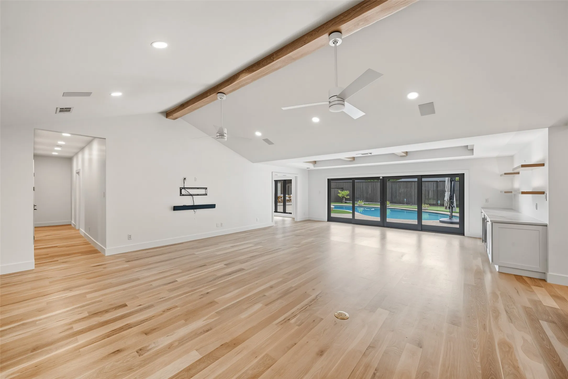 Single Family Residence For Rent in Dallas County , 4162 Allencrest Lane, Dallas, Texas 75244, 4 Bedroom, 3 Bathroom, 2 Garage spaces, 2,871 Sqft, built in 1969, mls#21410776, Real Estate Agent in Dallas, Homes For Rent in Dallas county, Homes For Rent in Dallas, Realtor in Dallas Texas, Real Estate Brokerage Independent Realty Texas, Luminita Cordes Realtor