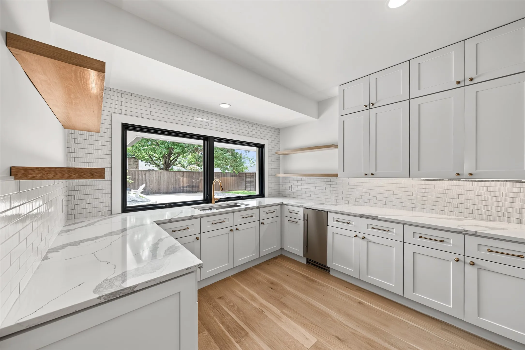 Single Family Residence For Rent in Dallas County , 4162 Allencrest Lane, Dallas, Texas 75244, 4 Bedroom, 3 Bathroom, 2 Garage spaces, 2,871 Sqft, built in 1969, mls#21410776, Real Estate Agent in Dallas, Homes For Rent in Dallas county, Homes For Rent in Dallas, Realtor in Dallas Texas, Real Estate Brokerage Independent Realty Texas, Luminita Cordes Realtor