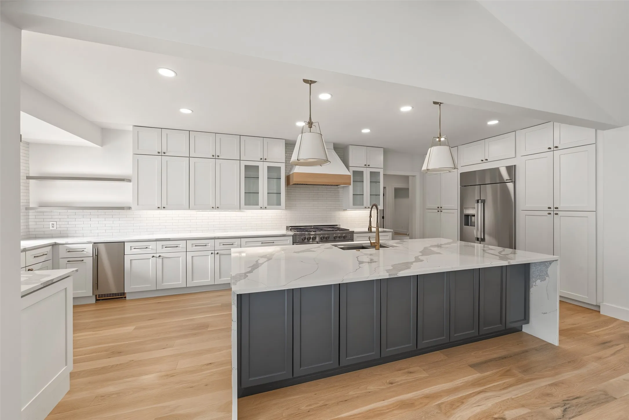 Single Family Residence For Rent in Dallas County , 4162 Allencrest Lane, Dallas, Texas 75244, 4 Bedroom, 3 Bathroom, 2 Garage spaces, 2,871 Sqft, built in 1969, mls#21410776, Real Estate Agent in Dallas, Homes For Rent in Dallas county, Homes For Rent in Dallas, Realtor in Dallas Texas, Real Estate Brokerage Independent Realty Texas, Luminita Cordes Realtor