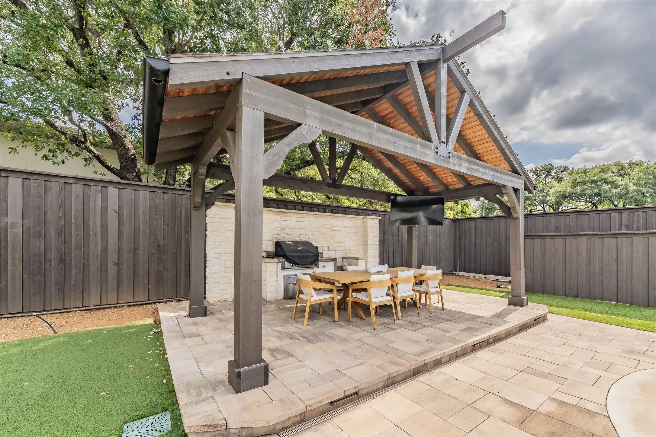 Single Family Residence For Rent in Dallas County , 4162 Allencrest Lane, Dallas, Texas 75244, 4 Bedroom, 3 Bathroom, 2 Garage spaces, 2,871 Sqft, built in 1969, mls#21410776, Real Estate Agent in Dallas, Homes For Rent in Dallas county, Homes For Rent in Dallas, Realtor in Dallas Texas, Real Estate Brokerage Independent Realty Texas, Luminita Cordes Realtor