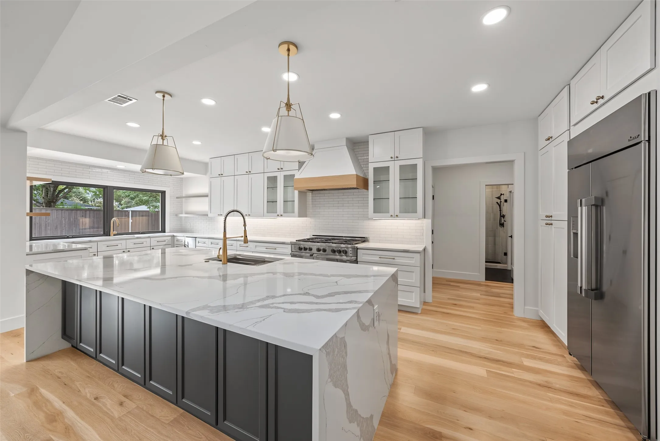 Single Family Residence For Rent in Dallas County , 4162 Allencrest Lane, Dallas, Texas 75244, 4 Bedroom, 3 Bathroom, 2 Garage spaces, 2,871 Sqft, built in 1969, mls#21410776, Real Estate Agent in Dallas, Homes For Rent in Dallas county, Homes For Rent in Dallas, Realtor in Dallas Texas, Real Estate Brokerage Independent Realty Texas, Luminita Cordes Realtor