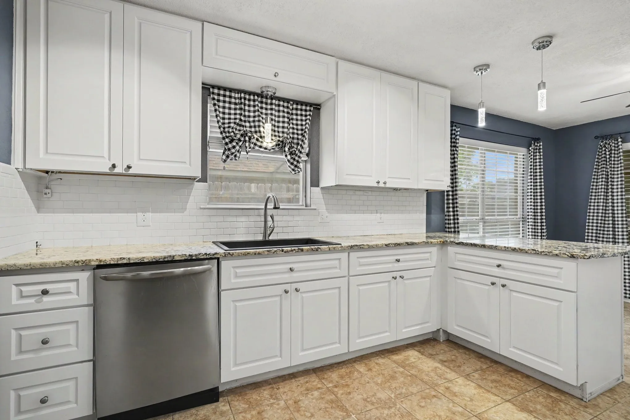 Single Family Residence For Sale in Tarrant County , 937 Jessica Drive, Burleson, Texas 76028, 3 Bedroom, 2 Bathroom, 2 Garage spaces, 1,570 Sqft, built in 1998, mls#21400002, Real Estate Agent in Burleson, Homes For Sale in Tarrant county, Homes For Sale in Burleson, Realtor in Burleson Texas, Real Estate Brokerage Independent Realty Texas, Luminita Cordes Realtor