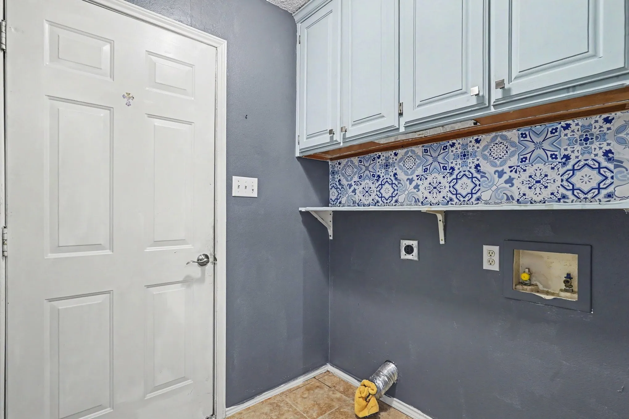 Single Family Residence For Sale in Tarrant County , 937 Jessica Drive, Burleson, Texas 76028, 3 Bedroom, 2 Bathroom, 2 Garage spaces, 1,570 Sqft, built in 1998, mls#21400002, Real Estate Agent in Burleson, Homes For Sale in Tarrant county, Homes For Sale in Burleson, Realtor in Burleson Texas, Real Estate Brokerage Independent Realty Texas, Luminita Cordes Realtor