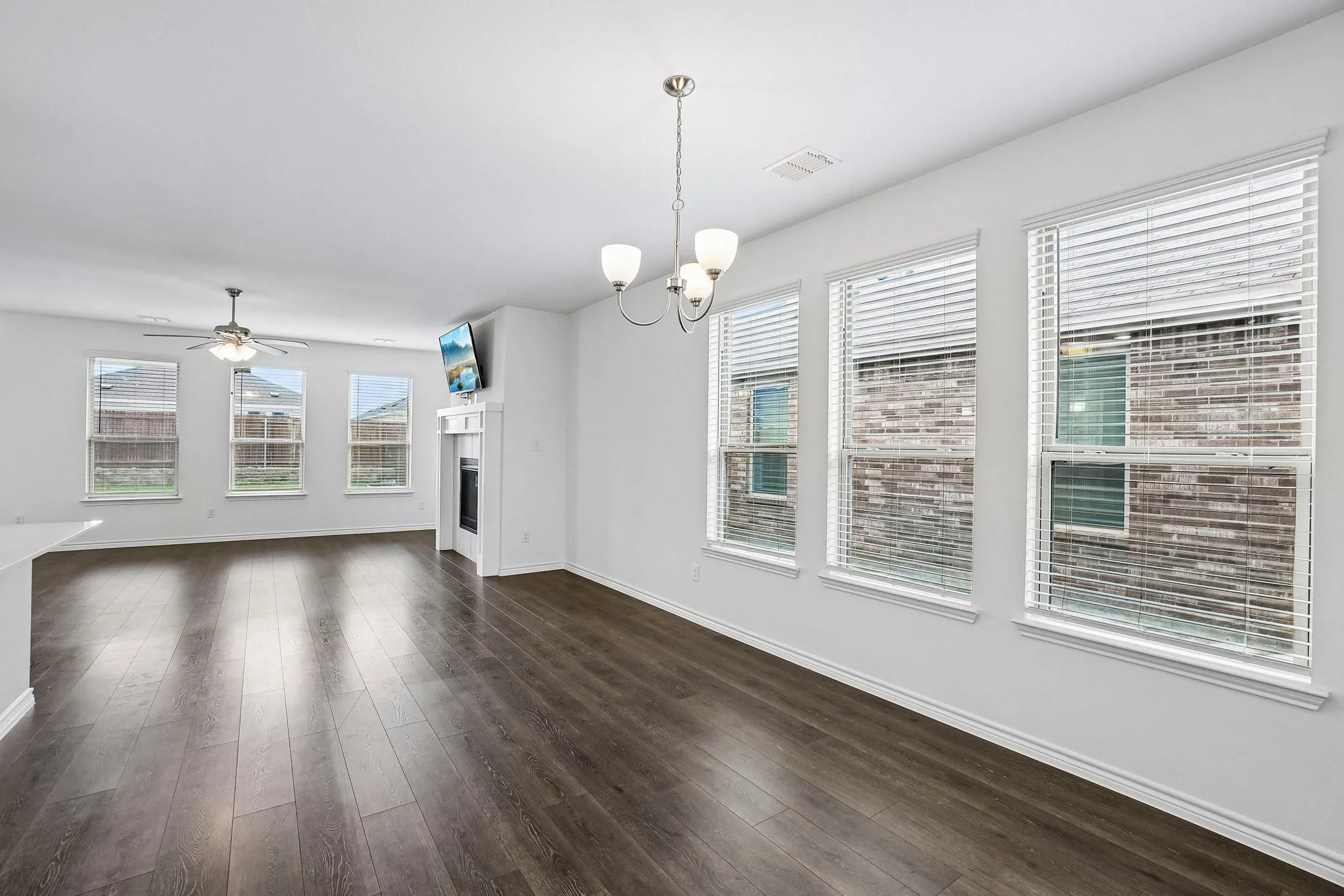 Single Family Residence For Sale in Johnson County , 1915 Seminole Drive, Cleburne, Texas 76033, 3 Bedroom, 2 Bathroom, 2 Garage spaces, 1,926 Sqft, built in 2024, mls#21407304, Real Estate Agent in Cleburne, Homes For Sale in Johnson county, Homes For Sale in Cleburne, Realtor in Cleburne Texas, Real Estate Brokerage Independent Realty Texas, Luminita Cordes Realtor