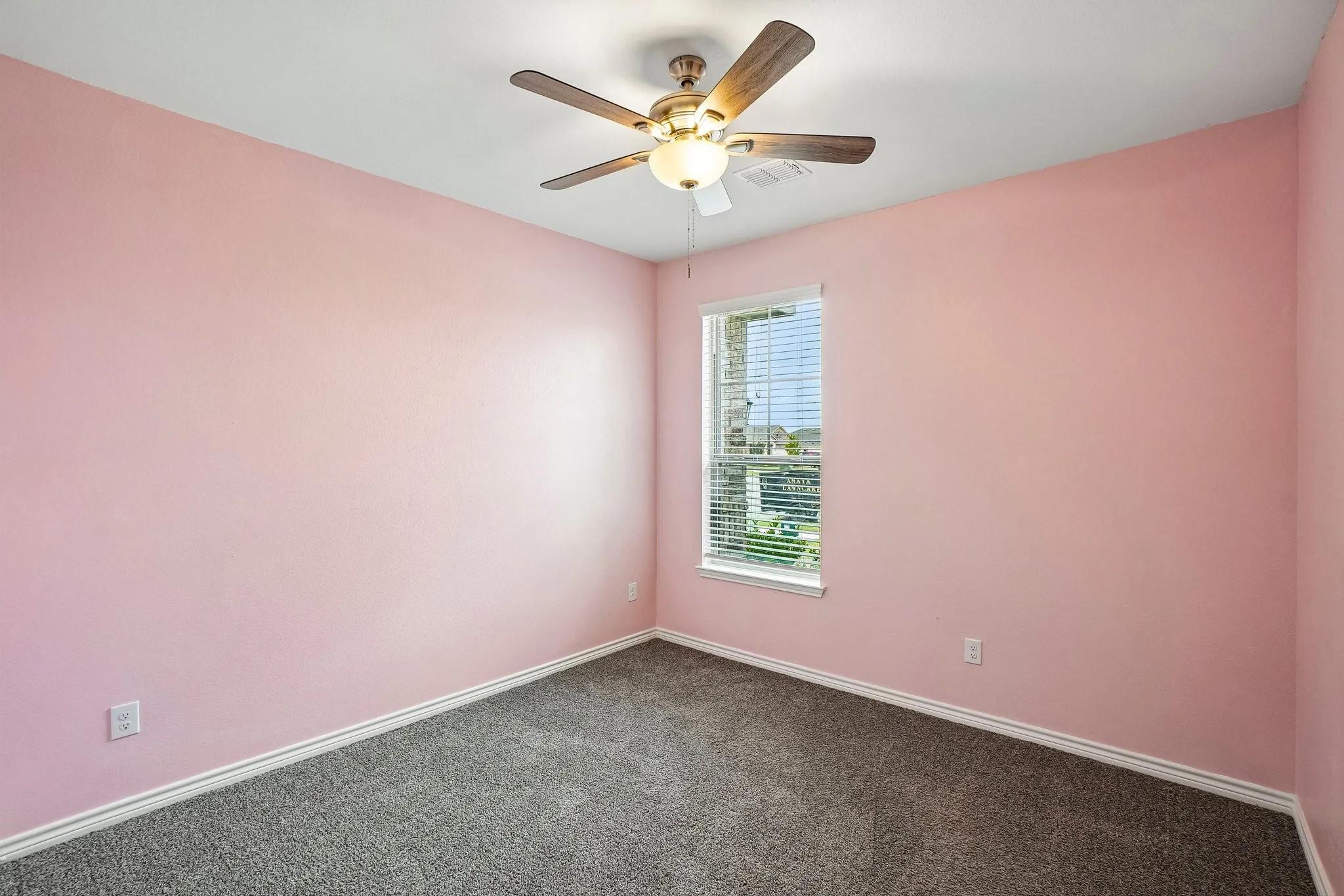 Single Family Residence For Sale in Johnson County , 1915 Seminole Drive, Cleburne, Texas 76033, 3 Bedroom, 2 Bathroom, 2 Garage spaces, 1,926 Sqft, built in 2024, mls#21407304, Real Estate Agent in Cleburne, Homes For Sale in Johnson county, Homes For Sale in Cleburne, Realtor in Cleburne Texas, Real Estate Brokerage Independent Realty Texas, Luminita Cordes Realtor