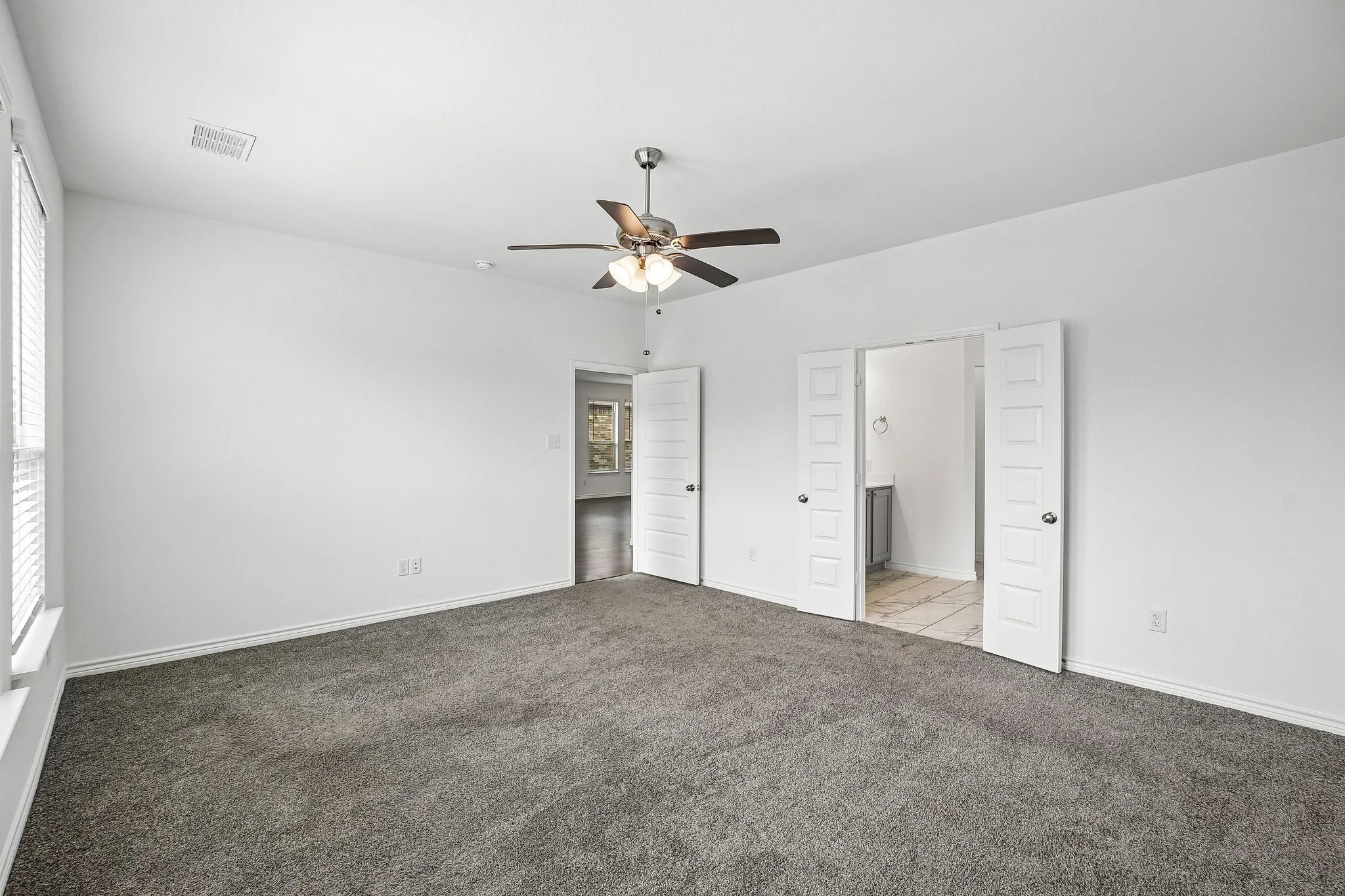 Single Family Residence For Sale in Johnson County , 1915 Seminole Drive, Cleburne, Texas 76033, 3 Bedroom, 2 Bathroom, 2 Garage spaces, 1,926 Sqft, built in 2024, mls#21407304, Real Estate Agent in Cleburne, Homes For Sale in Johnson county, Homes For Sale in Cleburne, Realtor in Cleburne Texas, Real Estate Brokerage Independent Realty Texas, Luminita Cordes Realtor
