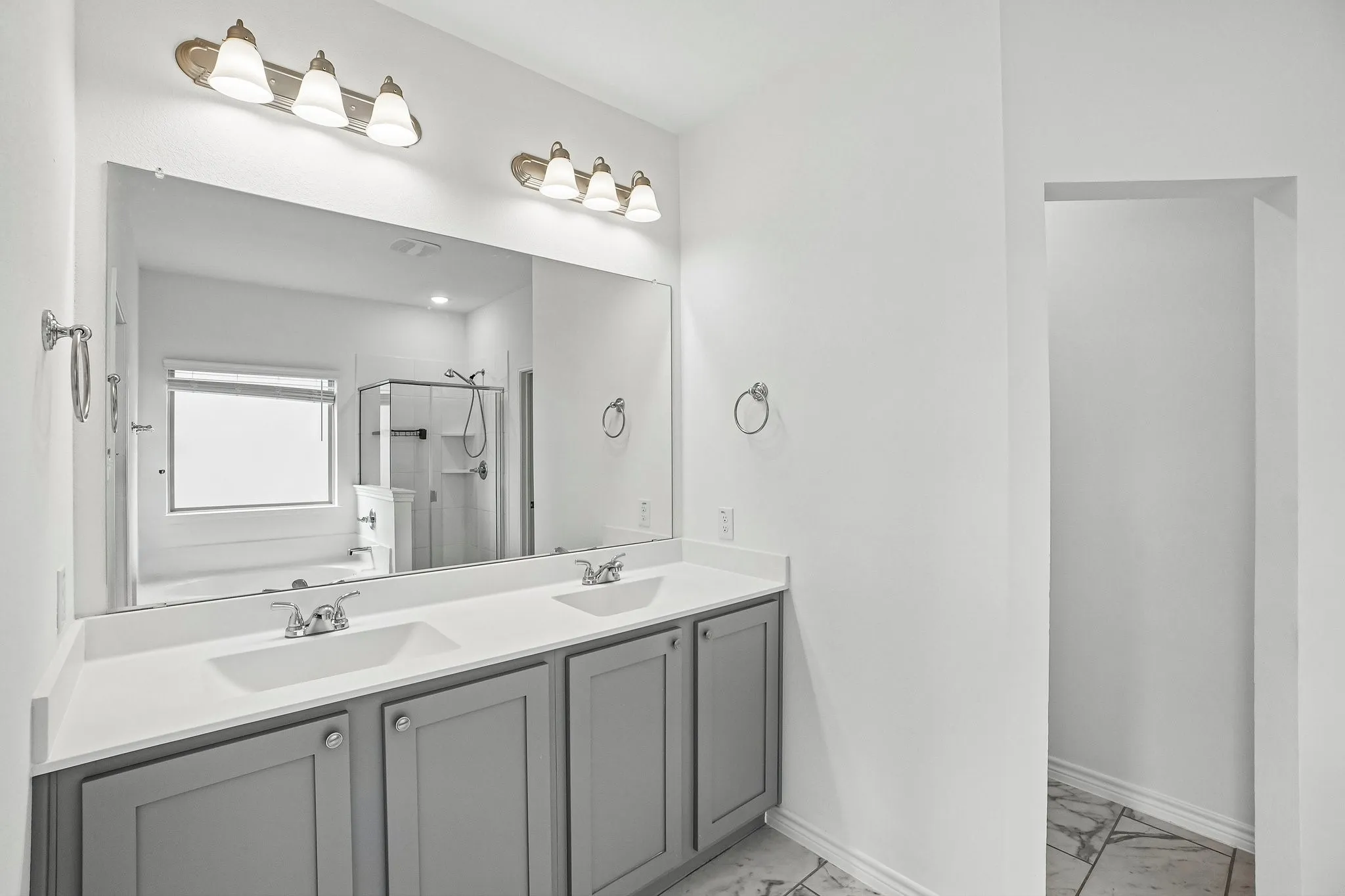 Single Family Residence For Sale in Johnson County , 1915 Seminole Drive, Cleburne, Texas 76033, 3 Bedroom, 2 Bathroom, 2 Garage spaces, 1,926 Sqft, built in 2024, mls#21407304, Real Estate Agent in Cleburne, Homes For Sale in Johnson county, Homes For Sale in Cleburne, Realtor in Cleburne Texas, Real Estate Brokerage Independent Realty Texas, Luminita Cordes Realtor