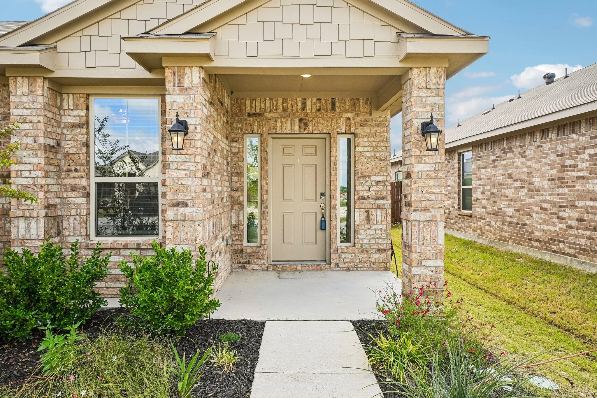 Single Family Residence For Sale in Johnson County , 1915 Seminole Drive, Cleburne, Texas 76033, 3 Bedroom, 2 Bathroom, 2 Garage spaces, 1,926 Sqft, built in 2024, mls#21407304, Real Estate Agent in Cleburne, Homes For Sale in Johnson county, Homes For Sale in Cleburne, Realtor in Cleburne Texas, Real Estate Brokerage Independent Realty Texas, Luminita Cordes Realtor