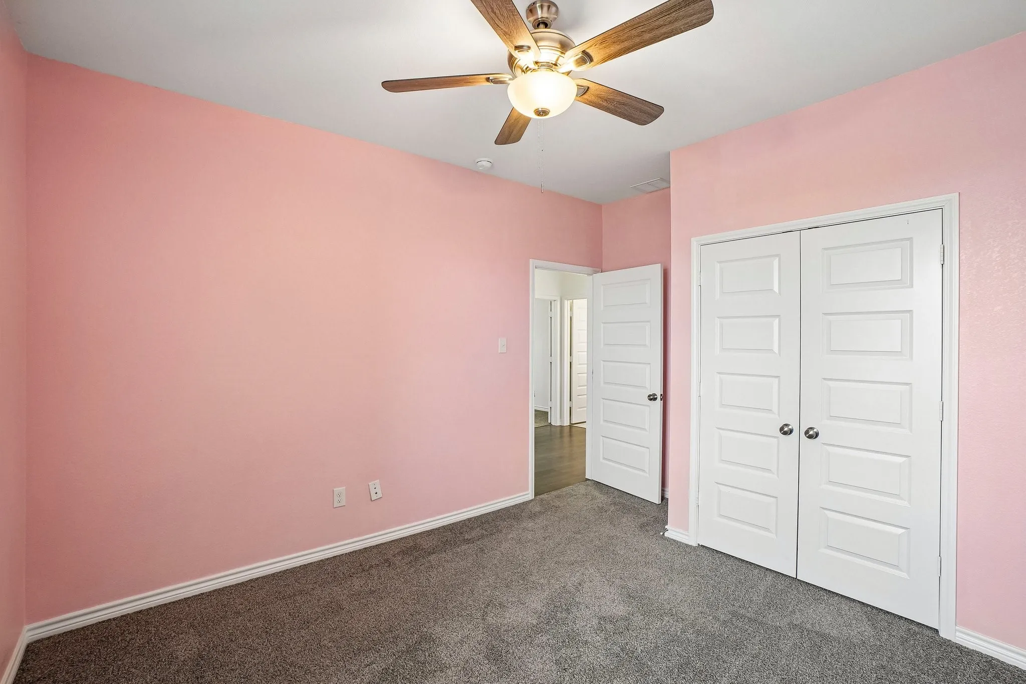 Single Family Residence For Sale in Johnson County , 1915 Seminole Drive, Cleburne, Texas 76033, 3 Bedroom, 2 Bathroom, 2 Garage spaces, 1,926 Sqft, built in 2024, mls#21407304, Real Estate Agent in Cleburne, Homes For Sale in Johnson county, Homes For Sale in Cleburne, Realtor in Cleburne Texas, Real Estate Brokerage Independent Realty Texas, Luminita Cordes Realtor