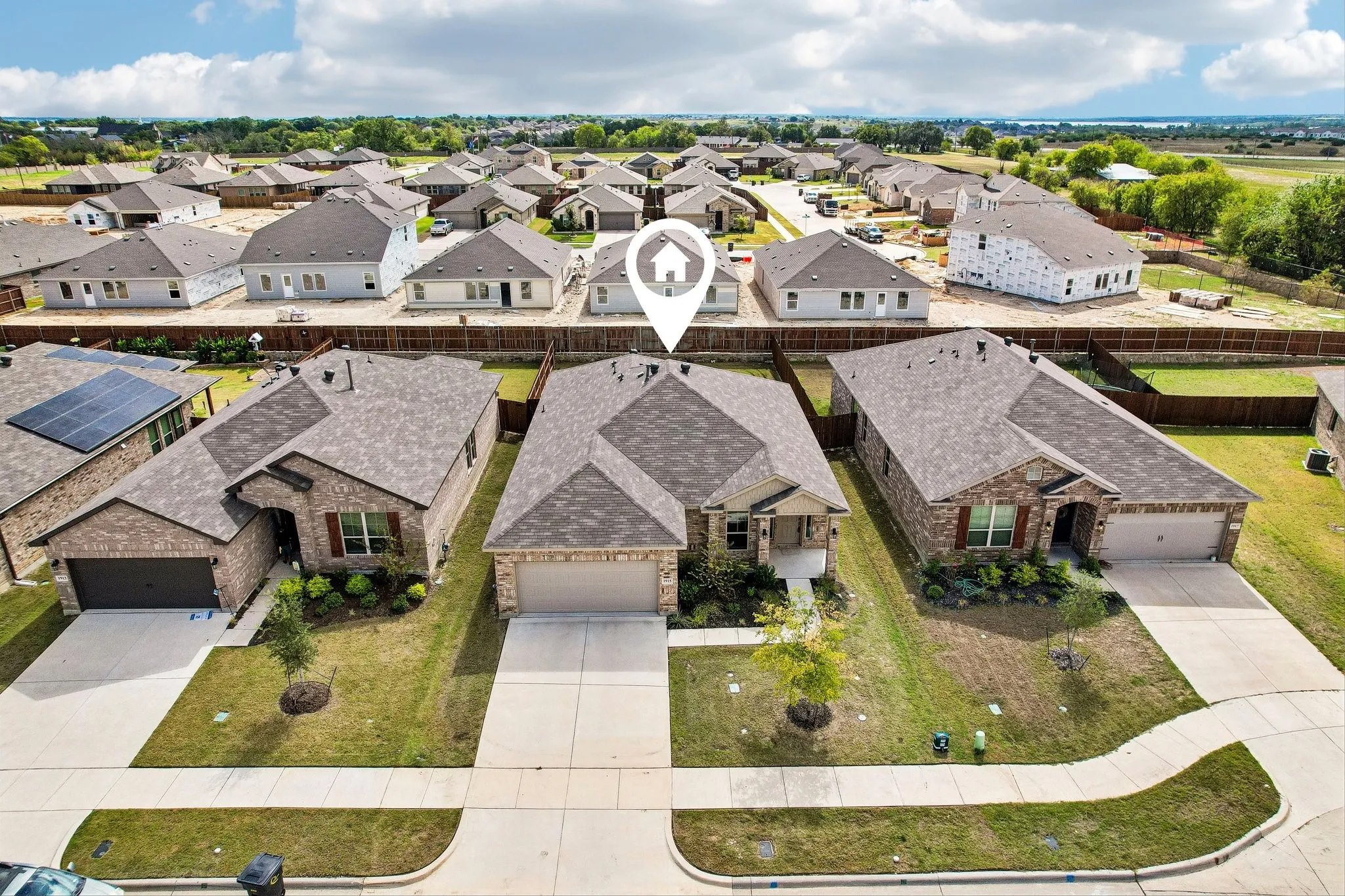 Single Family Residence For Sale in Johnson County , 1915 Seminole Drive, Cleburne, Texas 76033, 3 Bedroom, 2 Bathroom, 2 Garage spaces, 1,926 Sqft, built in 2024, mls#21407304, Real Estate Agent in Cleburne, Homes For Sale in Johnson county, Homes For Sale in Cleburne, Realtor in Cleburne Texas, Real Estate Brokerage Independent Realty Texas, Luminita Cordes Realtor