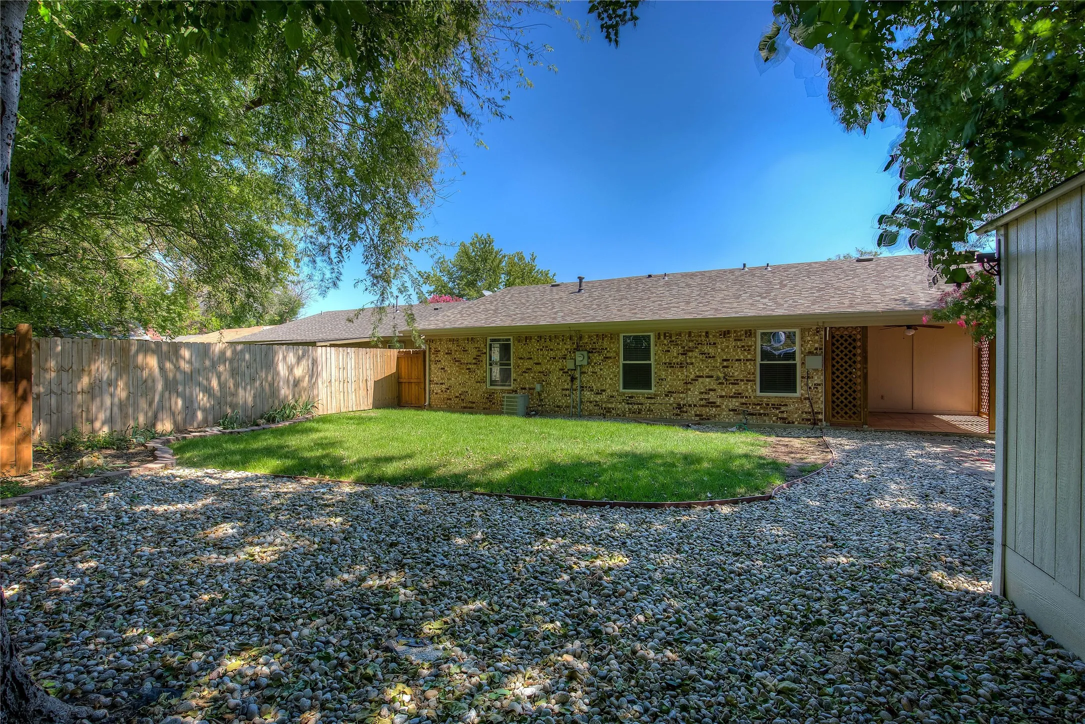 Single Family Residence For Rent in Tarrant County , 417 Linda Street, Keller, Texas 76248, 2 Bedroom, 2 Bathroom, 1 Garage spaces, 1,166 Sqft, built in 1983, mls#21411678, Real Estate Agent in Keller, Homes For Rent in Tarrant county, Homes For Rent in Keller, Realtor in Keller Texas, Real Estate Brokerage Independent Realty Texas, Luminita Cordes Realtor