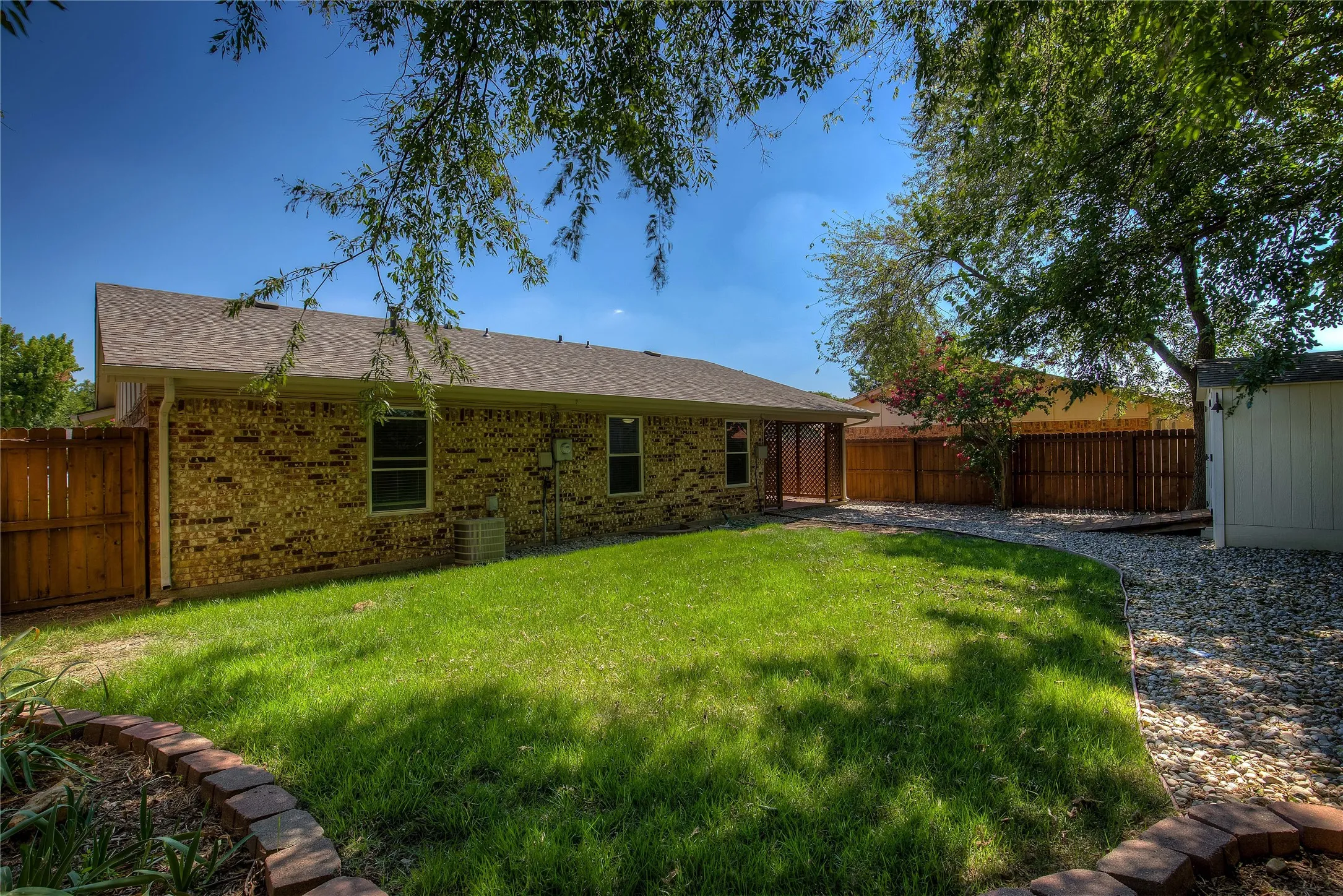 Single Family Residence For Rent in Tarrant County , 417 Linda Street, Keller, Texas 76248, 2 Bedroom, 2 Bathroom, 1 Garage spaces, 1,166 Sqft, built in 1983, mls#21411678, Real Estate Agent in Keller, Homes For Rent in Tarrant county, Homes For Rent in Keller, Realtor in Keller Texas, Real Estate Brokerage Independent Realty Texas, Luminita Cordes Realtor