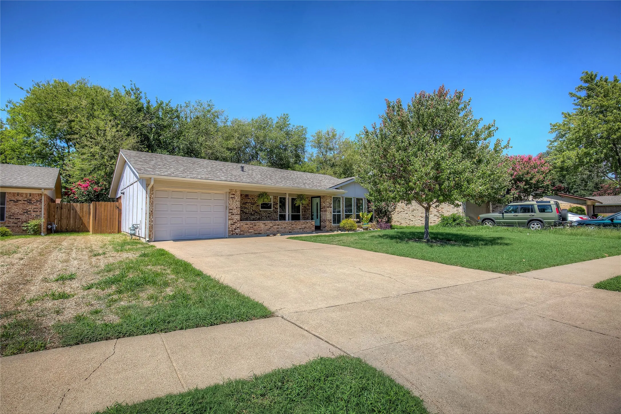 Single Family Residence For Rent in Tarrant County , 417 Linda Street, Keller, Texas 76248, 2 Bedroom, 2 Bathroom, 1 Garage spaces, 1,166 Sqft, built in 1983, mls#21411678, Real Estate Agent in Keller, Homes For Rent in Tarrant county, Homes For Rent in Keller, Realtor in Keller Texas, Real Estate Brokerage Independent Realty Texas, Luminita Cordes Realtor