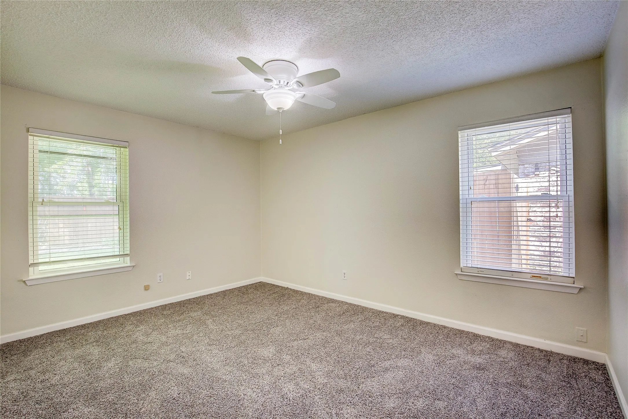 Single Family Residence For Rent in Tarrant County , 417 Linda Street, Keller, Texas 76248, 2 Bedroom, 2 Bathroom, 1 Garage spaces, 1,166 Sqft, built in 1983, mls#21411678, Real Estate Agent in Keller, Homes For Rent in Tarrant county, Homes For Rent in Keller, Realtor in Keller Texas, Real Estate Brokerage Independent Realty Texas, Luminita Cordes Realtor