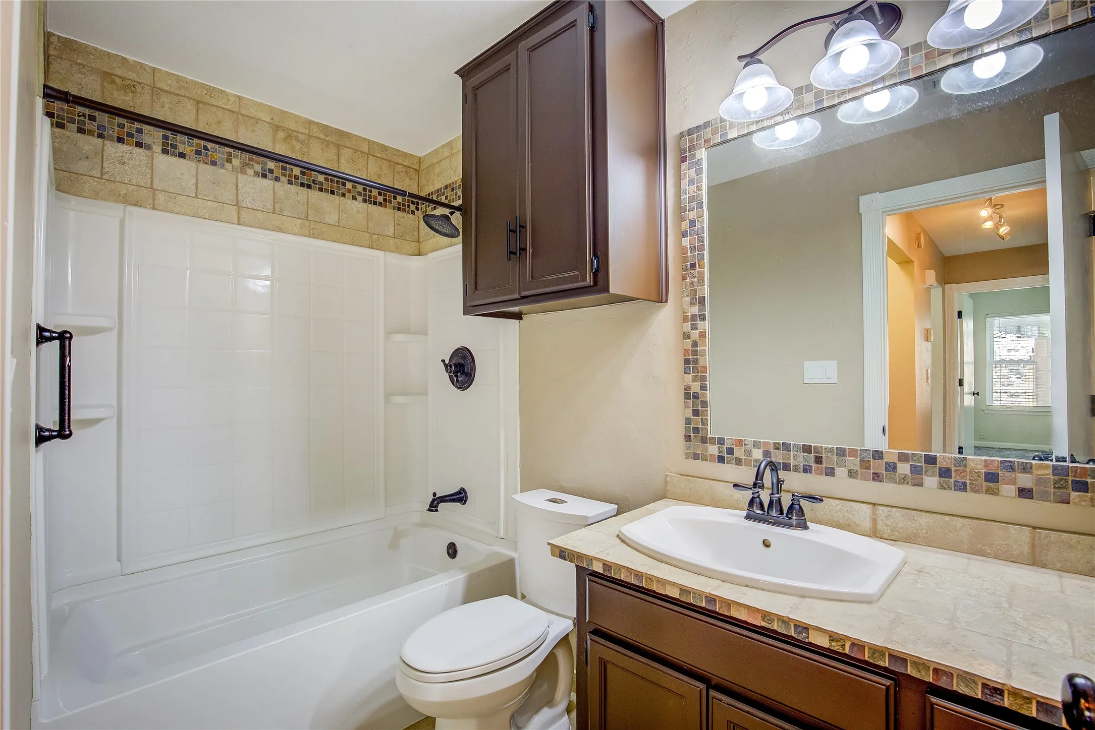 Single Family Residence For Rent in Tarrant County , 417 Linda Street, Keller, Texas 76248, 2 Bedroom, 2 Bathroom, 1 Garage spaces, 1,166 Sqft, built in 1983, mls#21411678, Real Estate Agent in Keller, Homes For Rent in Tarrant county, Homes For Rent in Keller, Realtor in Keller Texas, Real Estate Brokerage Independent Realty Texas, Luminita Cordes Realtor
