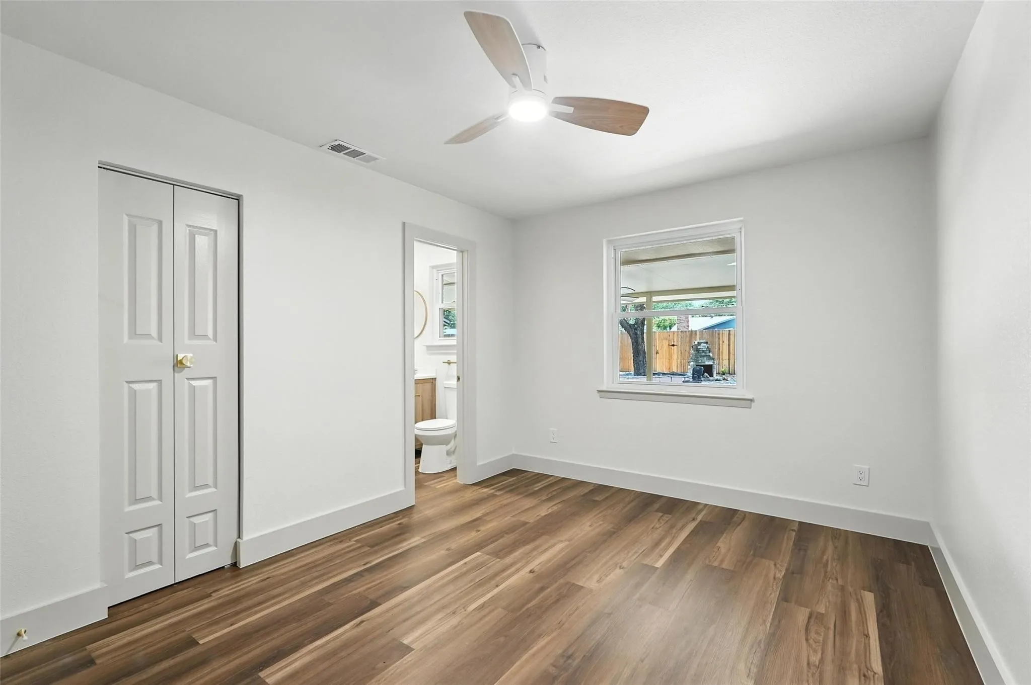 Single Family Residence For Rent in Dallas County , 8570 Sweetwood Drive, Dallas, Texas 75228, 3 Bedroom, 3 Bathroom, 2 Garage spaces, 1,654 Sqft, built in 1962, mls#21411684, Real Estate Agent in Dallas, Homes For Rent in Dallas county, Homes For Rent in Dallas, Realtor in Dallas Texas, Real Estate Brokerage Independent Realty Texas, Luminita Cordes Realtor