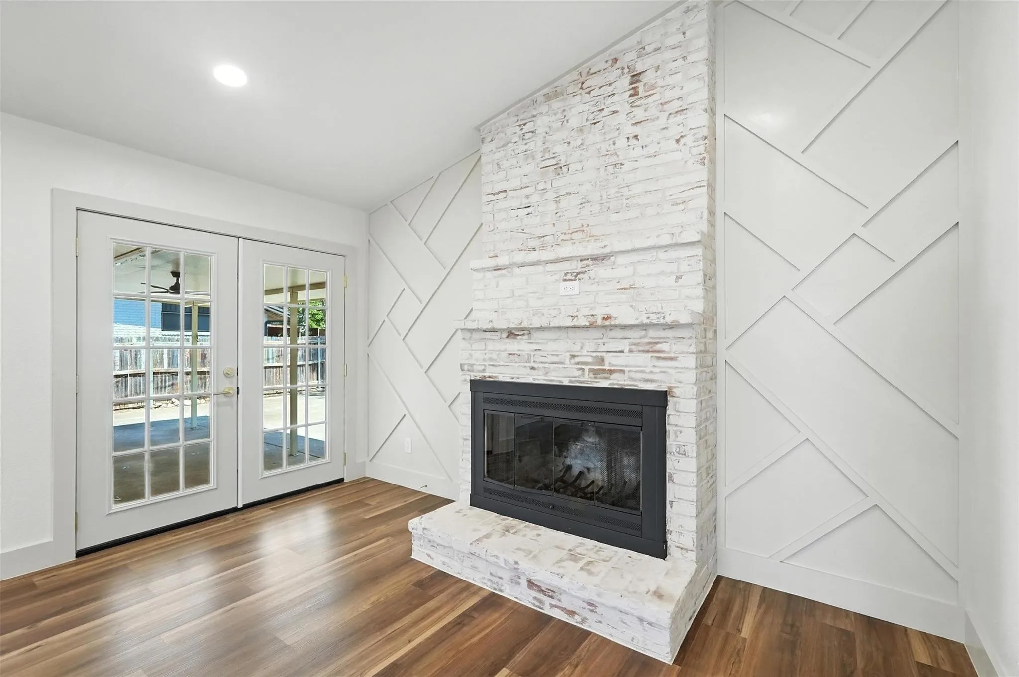 Single Family Residence For Rent in Dallas County , 8570 Sweetwood Drive, Dallas, Texas 75228, 3 Bedroom, 3 Bathroom, 2 Garage spaces, 1,654 Sqft, built in 1962, mls#21411684, Real Estate Agent in Dallas, Homes For Rent in Dallas county, Homes For Rent in Dallas, Realtor in Dallas Texas, Real Estate Brokerage Independent Realty Texas, Luminita Cordes Realtor