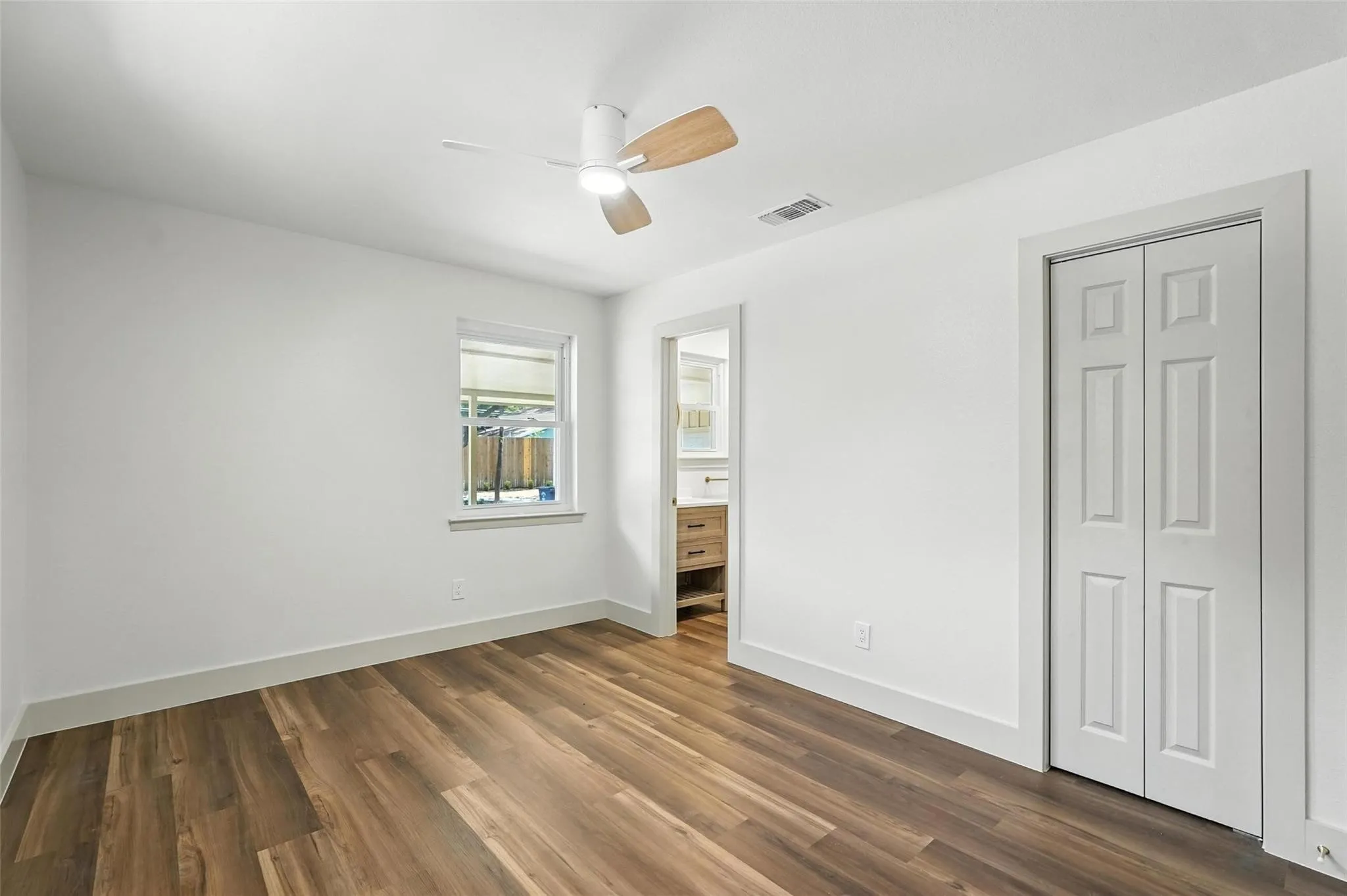 Single Family Residence For Rent in Dallas County , 8570 Sweetwood Drive, Dallas, Texas 75228, 3 Bedroom, 3 Bathroom, 2 Garage spaces, 1,654 Sqft, built in 1962, mls#21411684, Real Estate Agent in Dallas, Homes For Rent in Dallas county, Homes For Rent in Dallas, Realtor in Dallas Texas, Real Estate Brokerage Independent Realty Texas, Luminita Cordes Realtor