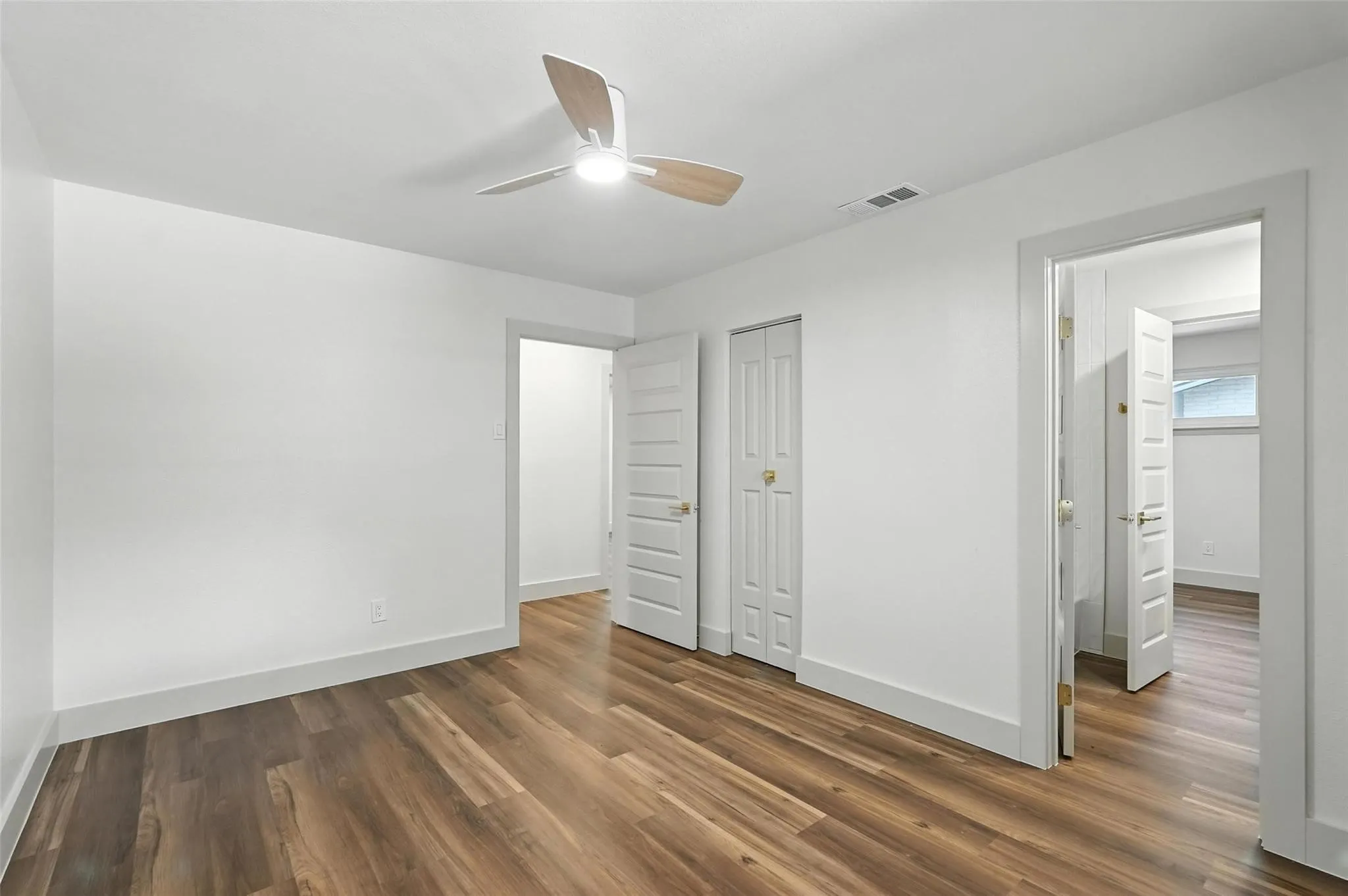Single Family Residence For Rent in Dallas County , 8570 Sweetwood Drive, Dallas, Texas 75228, 3 Bedroom, 3 Bathroom, 2 Garage spaces, 1,654 Sqft, built in 1962, mls#21411684, Real Estate Agent in Dallas, Homes For Rent in Dallas county, Homes For Rent in Dallas, Realtor in Dallas Texas, Real Estate Brokerage Independent Realty Texas, Luminita Cordes Realtor