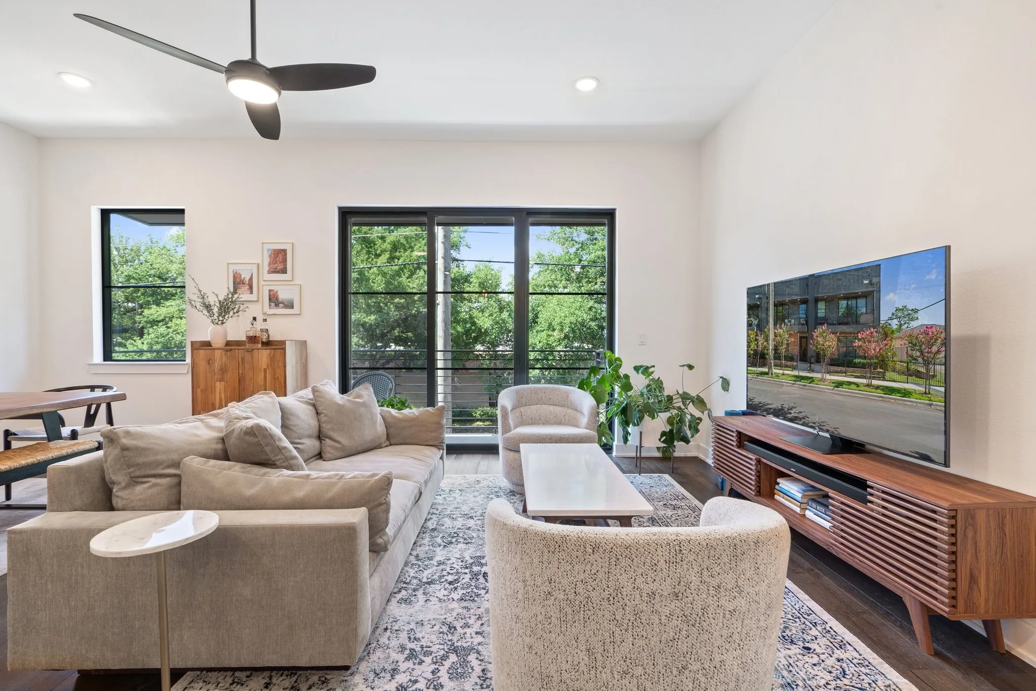 Condominium For Rent in Dallas County , 160 W Canty Street 203, Dallas, Texas 75208, 3 Bedroom, 3 Bathroom, 2 Garage spaces, 1,750 Sqft, built in 2020, mls#21411634, Real Estate Agent in Dallas, Homes For Rent in Dallas county, Homes For Rent in Dallas, Realtor in Dallas Texas, Real Estate Brokerage Independent Realty Texas, Luminita Cordes Realtor