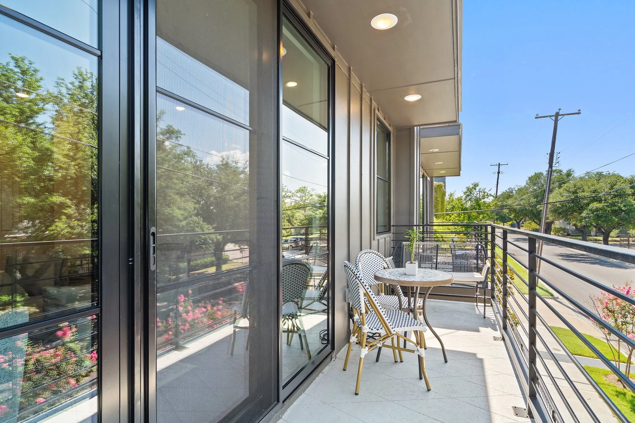 Condominium For Rent in Dallas County , 160 W Canty Street 203, Dallas, Texas 75208, 3 Bedroom, 3 Bathroom, 2 Garage spaces, 1,750 Sqft, built in 2020, mls#21411634, Real Estate Agent in Dallas, Homes For Rent in Dallas county, Homes For Rent in Dallas, Realtor in Dallas Texas, Real Estate Brokerage Independent Realty Texas, Luminita Cordes Realtor