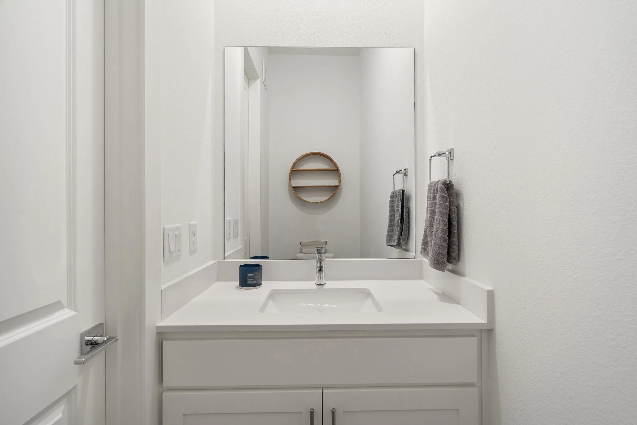 Condominium For Rent in Dallas County , 160 W Canty Street 203, Dallas, Texas 75208, 3 Bedroom, 3 Bathroom, 2 Garage spaces, 1,750 Sqft, built in 2020, mls#21411634, Real Estate Agent in Dallas, Homes For Rent in Dallas county, Homes For Rent in Dallas, Realtor in Dallas Texas, Real Estate Brokerage Independent Realty Texas, Luminita Cordes Realtor