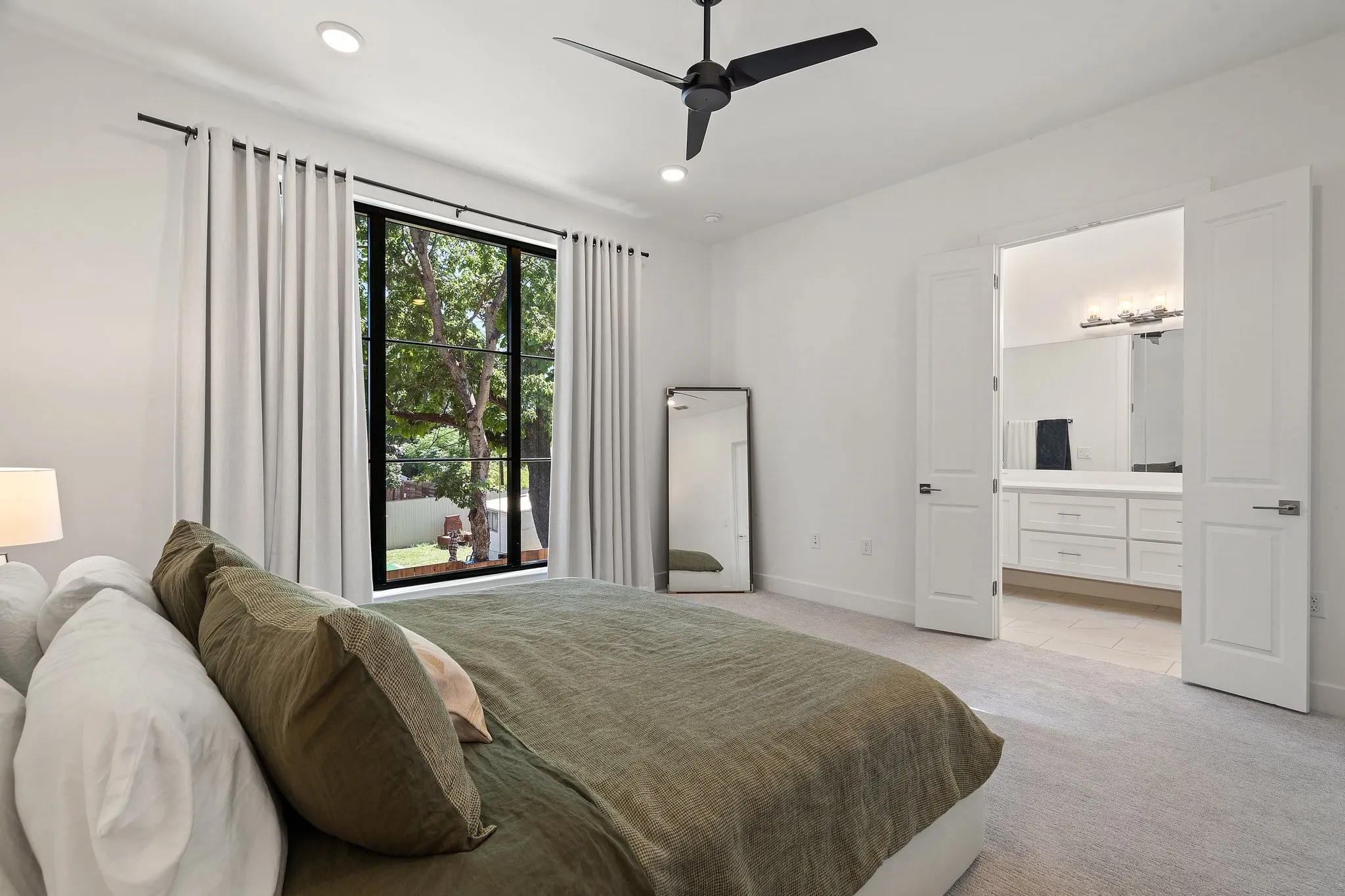 Condominium For Rent in Dallas County , 160 W Canty Street 203, Dallas, Texas 75208, 3 Bedroom, 3 Bathroom, 2 Garage spaces, 1,750 Sqft, built in 2020, mls#21411634, Real Estate Agent in Dallas, Homes For Rent in Dallas county, Homes For Rent in Dallas, Realtor in Dallas Texas, Real Estate Brokerage Independent Realty Texas, Luminita Cordes Realtor