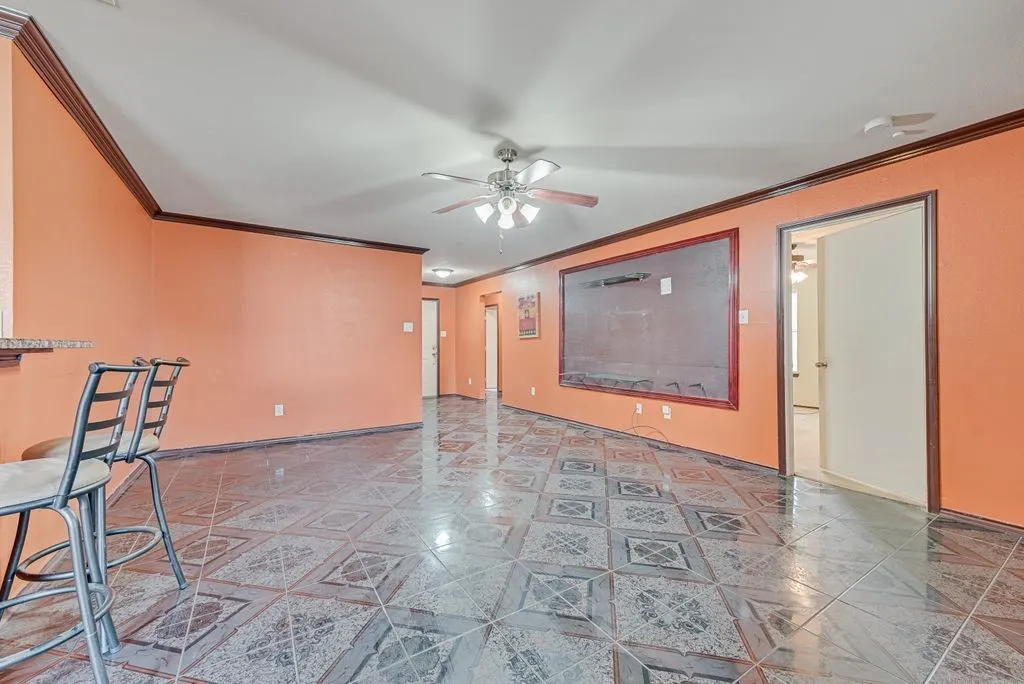 Single Family Residence For Sale in Dallas County , 2833 Drycreek Lane, Dallas, Texas 75237, 3 Bedroom, 2 Bathroom, 2 Garage spaces, 1,386 Sqft, built in 2010, mls#21411689, Real Estate Agent in Dallas, Homes For Sale in Dallas county, Homes For Sale in Dallas, Realtor in Dallas Texas, Real Estate Brokerage Independent Realty Texas, Luminita Cordes Realtor