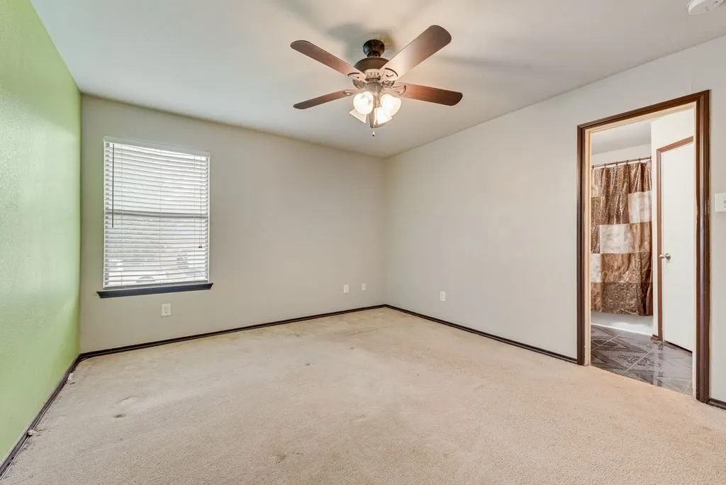 Single Family Residence For Sale in Dallas County , 2833 Drycreek Lane, Dallas, Texas 75237, 3 Bedroom, 2 Bathroom, 2 Garage spaces, 1,386 Sqft, built in 2010, mls#21411689, Real Estate Agent in Dallas, Homes For Sale in Dallas county, Homes For Sale in Dallas, Realtor in Dallas Texas, Real Estate Brokerage Independent Realty Texas, Luminita Cordes Realtor
