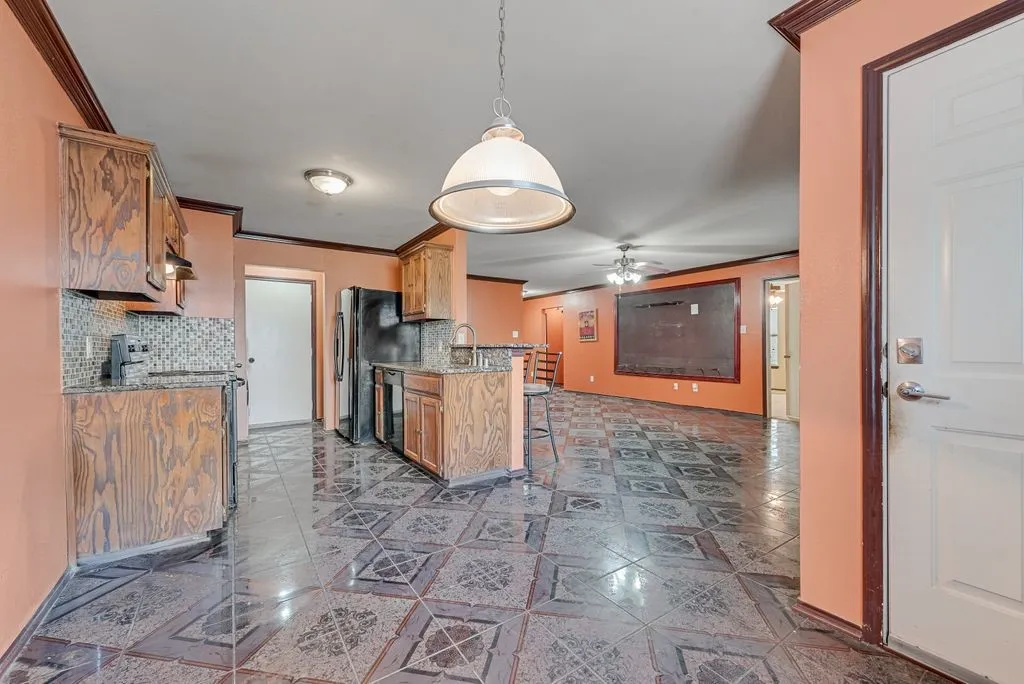 Single Family Residence For Sale in Dallas County , 2833 Drycreek Lane, Dallas, Texas 75237, 3 Bedroom, 2 Bathroom, 2 Garage spaces, 1,386 Sqft, built in 2010, mls#21411689, Real Estate Agent in Dallas, Homes For Sale in Dallas county, Homes For Sale in Dallas, Realtor in Dallas Texas, Real Estate Brokerage Independent Realty Texas, Luminita Cordes Realtor