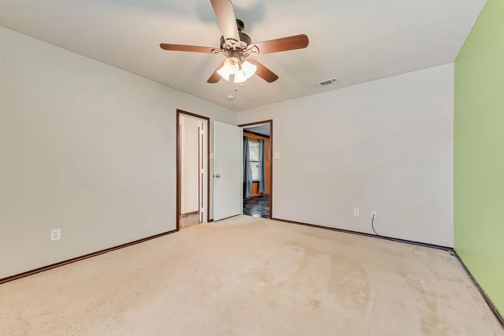 Single Family Residence For Sale in Dallas County , 2833 Drycreek Lane, Dallas, Texas 75237, 3 Bedroom, 2 Bathroom, 2 Garage spaces, 1,386 Sqft, built in 2010, mls#21411689, Real Estate Agent in Dallas, Homes For Sale in Dallas county, Homes For Sale in Dallas, Realtor in Dallas Texas, Real Estate Brokerage Independent Realty Texas, Luminita Cordes Realtor